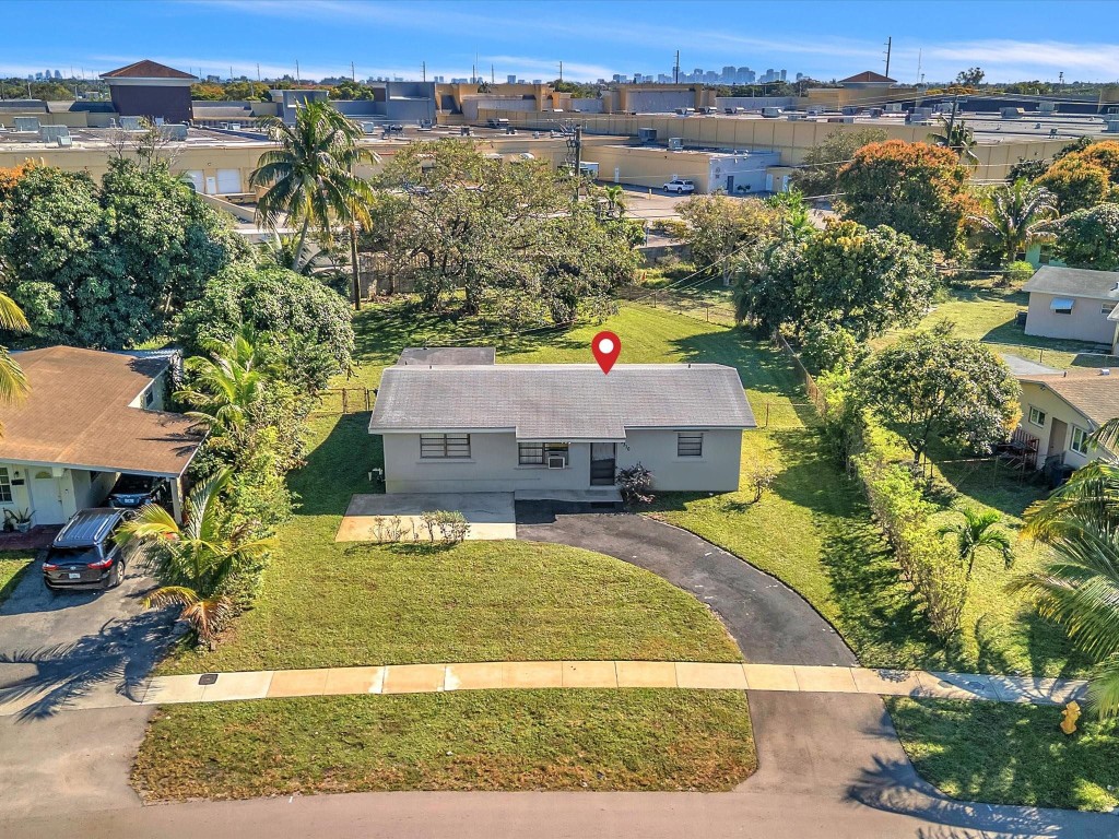 LAUDERDALE LAKES WEST GAT - Residential