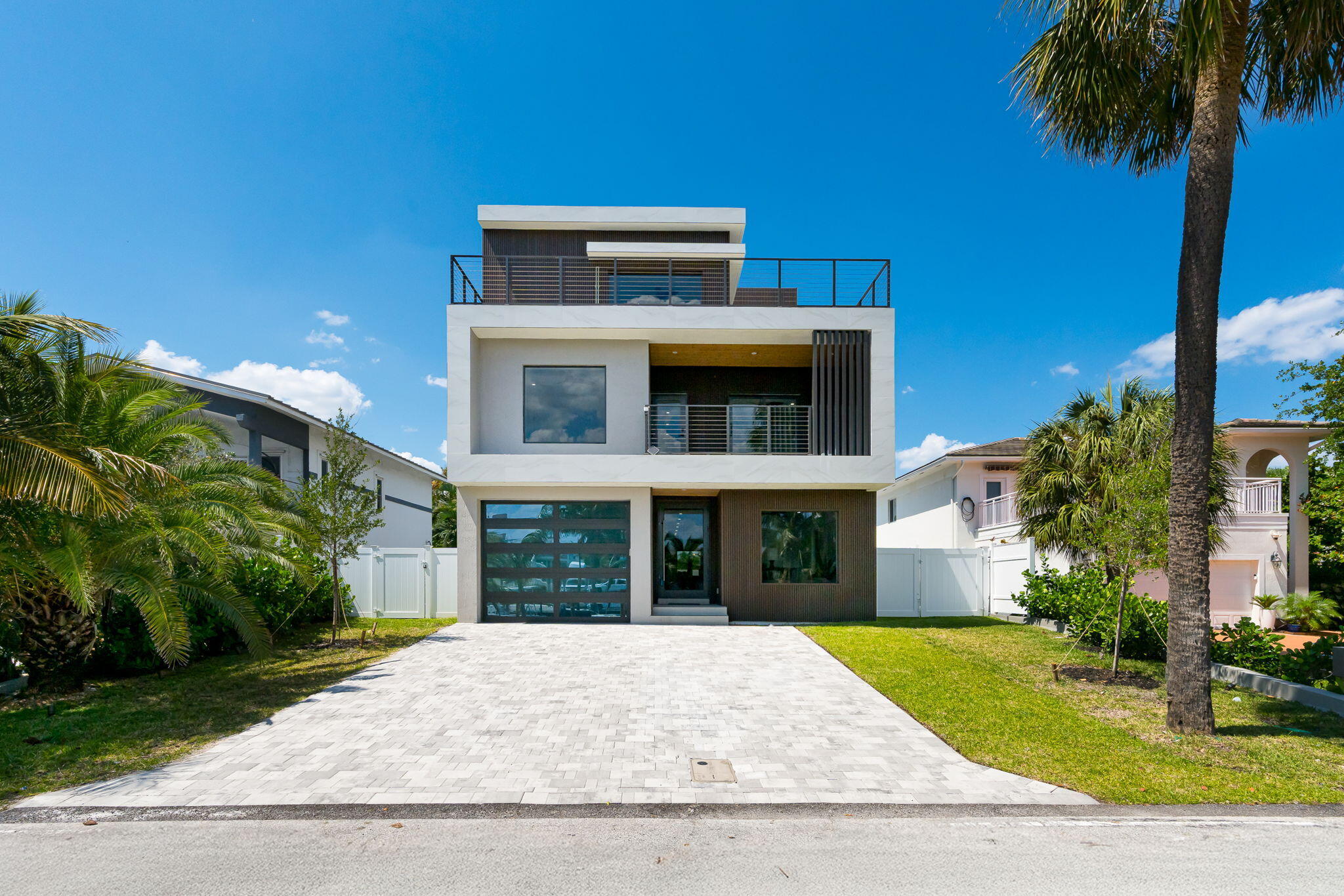 3225 Canal Drive