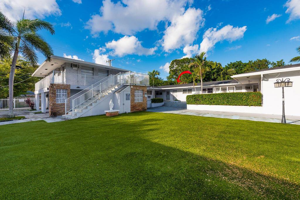 North Hollywood Square - Residential Lease