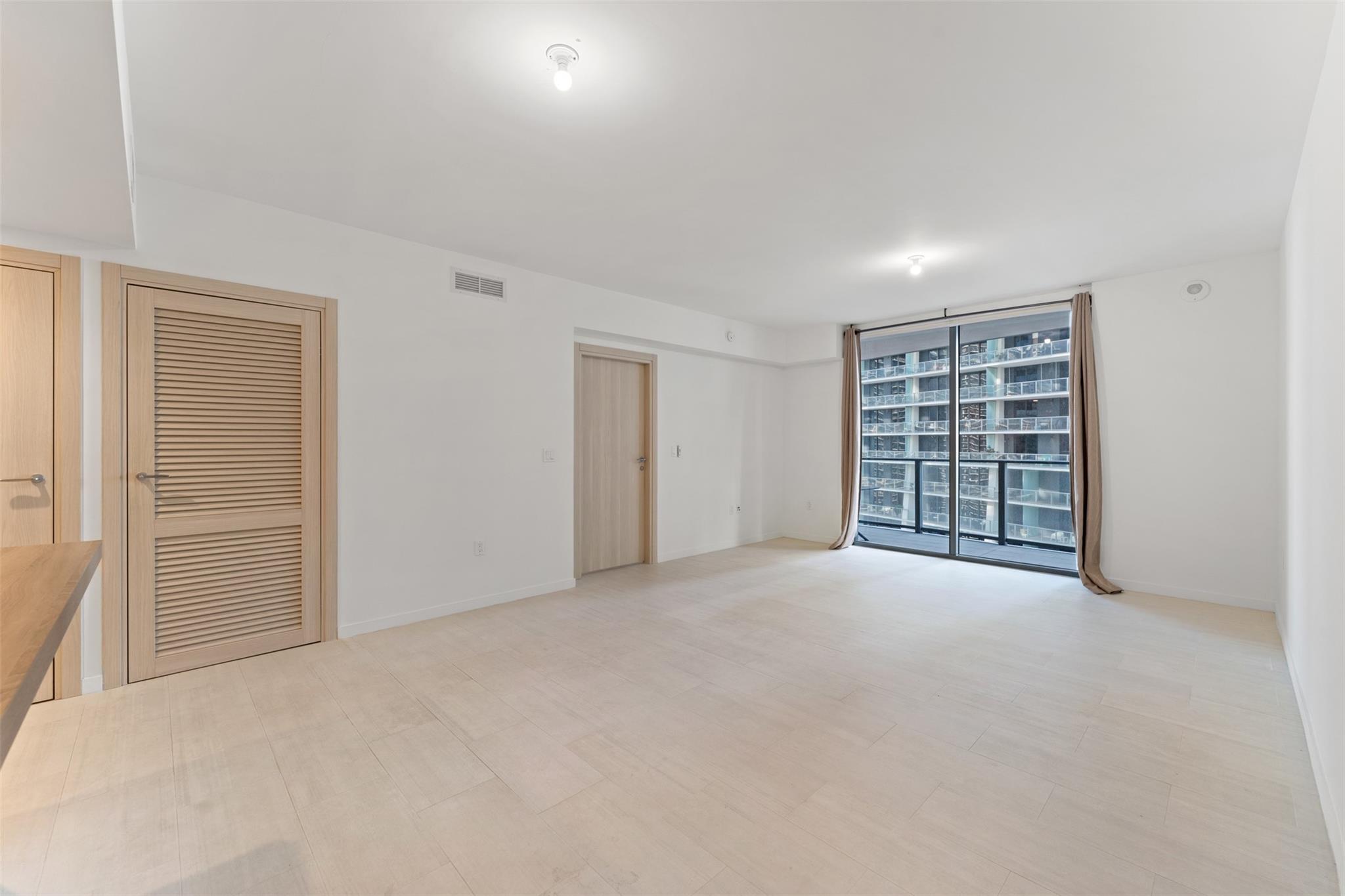 1000 Brickell Plz 3103