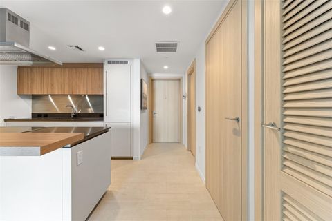 1000 Brickell Plz 3103 Miami FL 33131