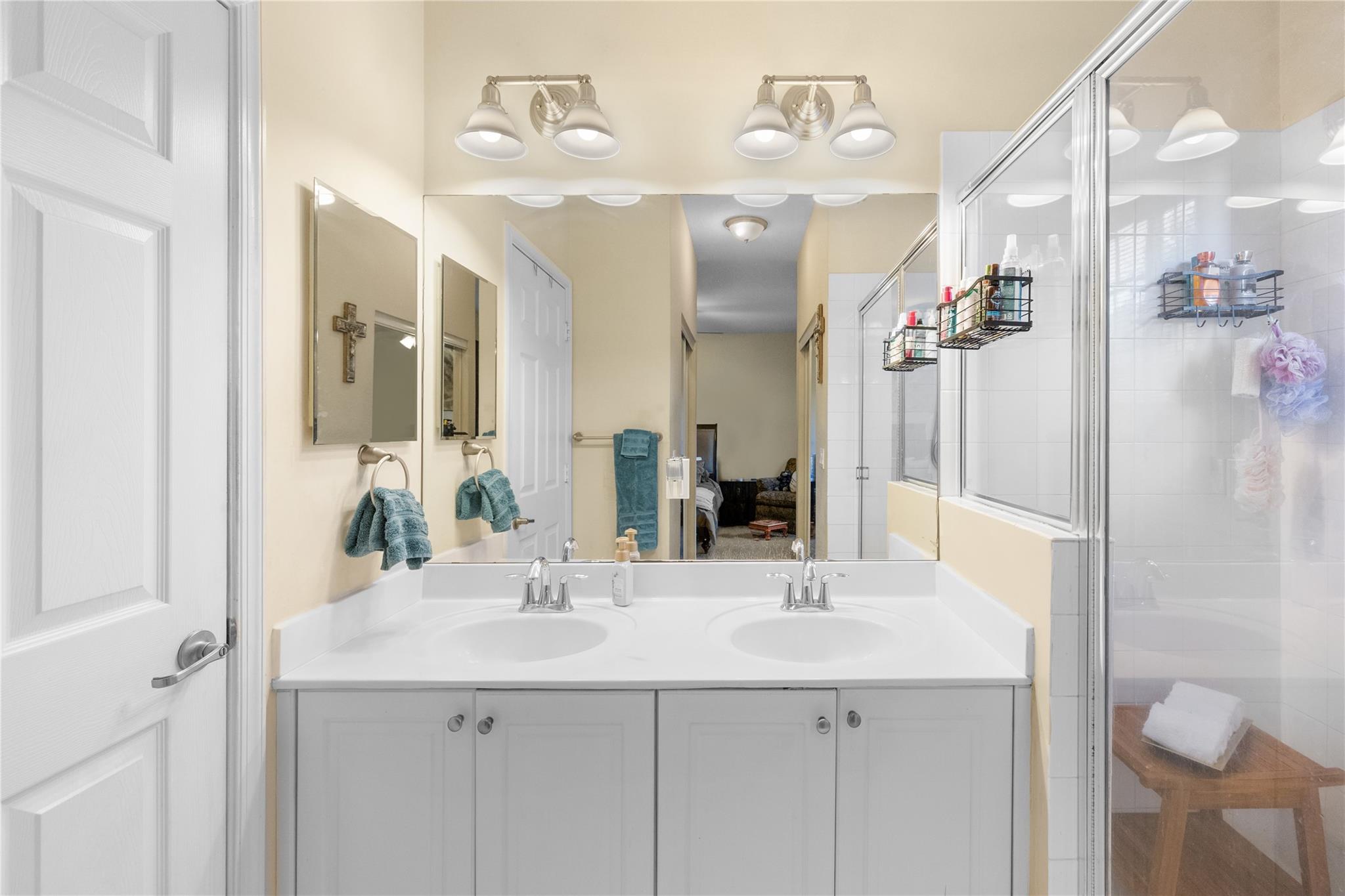 ISLES OF OAKLAND PARK - Residential