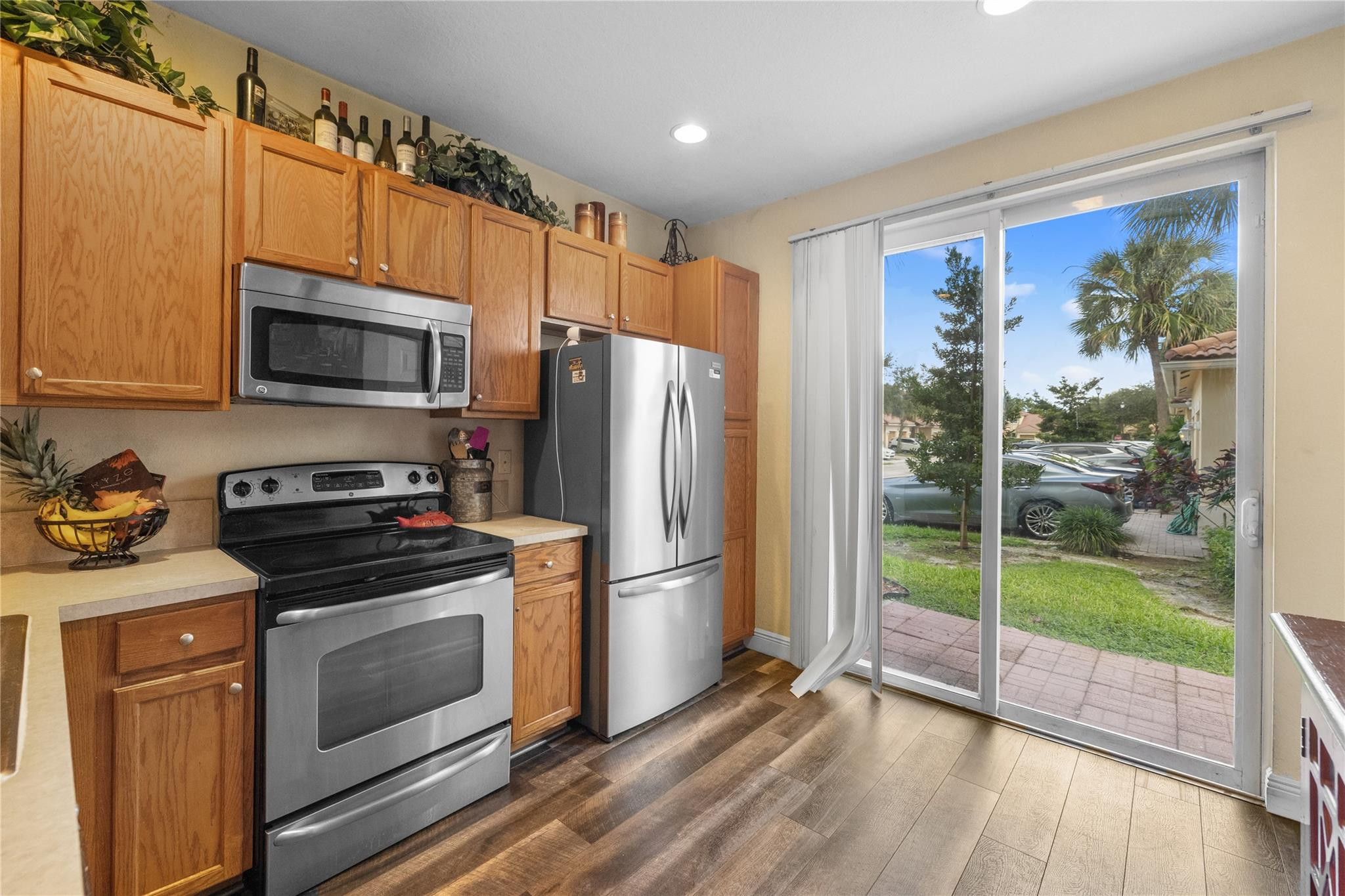 ISLES OF OAKLAND PARK - Residential