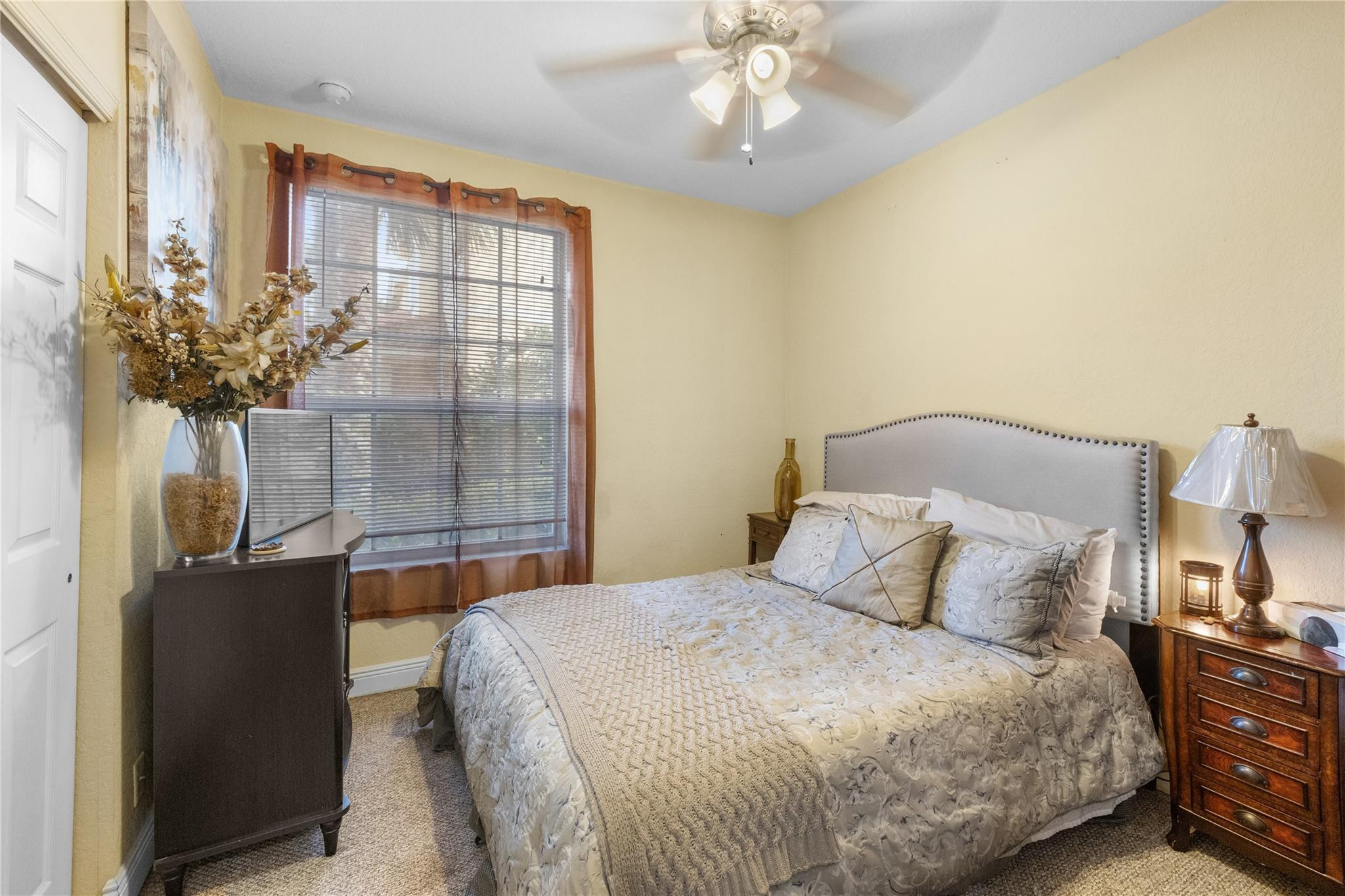 ISLES OF OAKLAND PARK - Residential