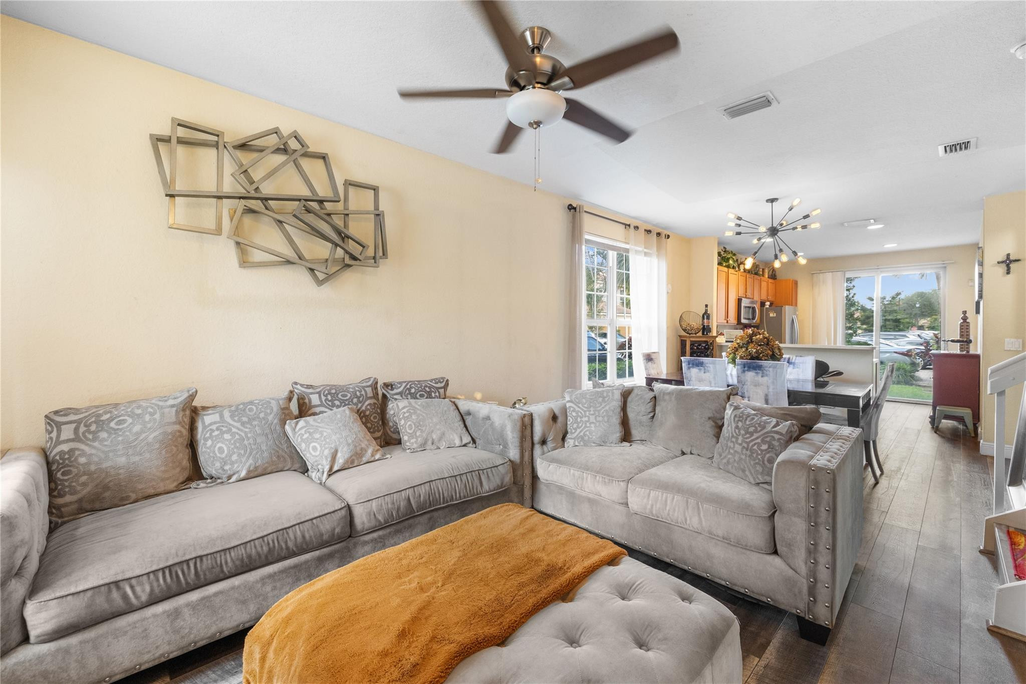 ISLES OF OAKLAND PARK - Residential