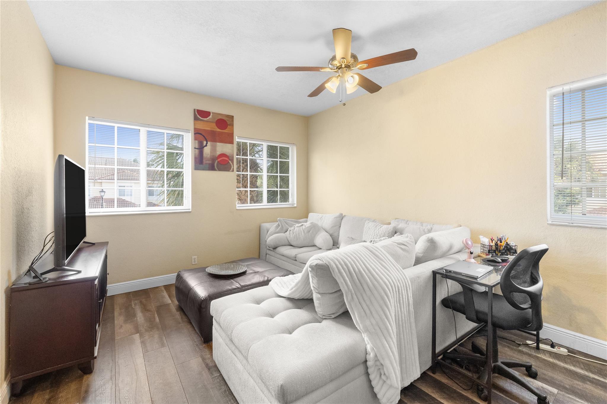 ISLES OF OAKLAND PARK - Residential