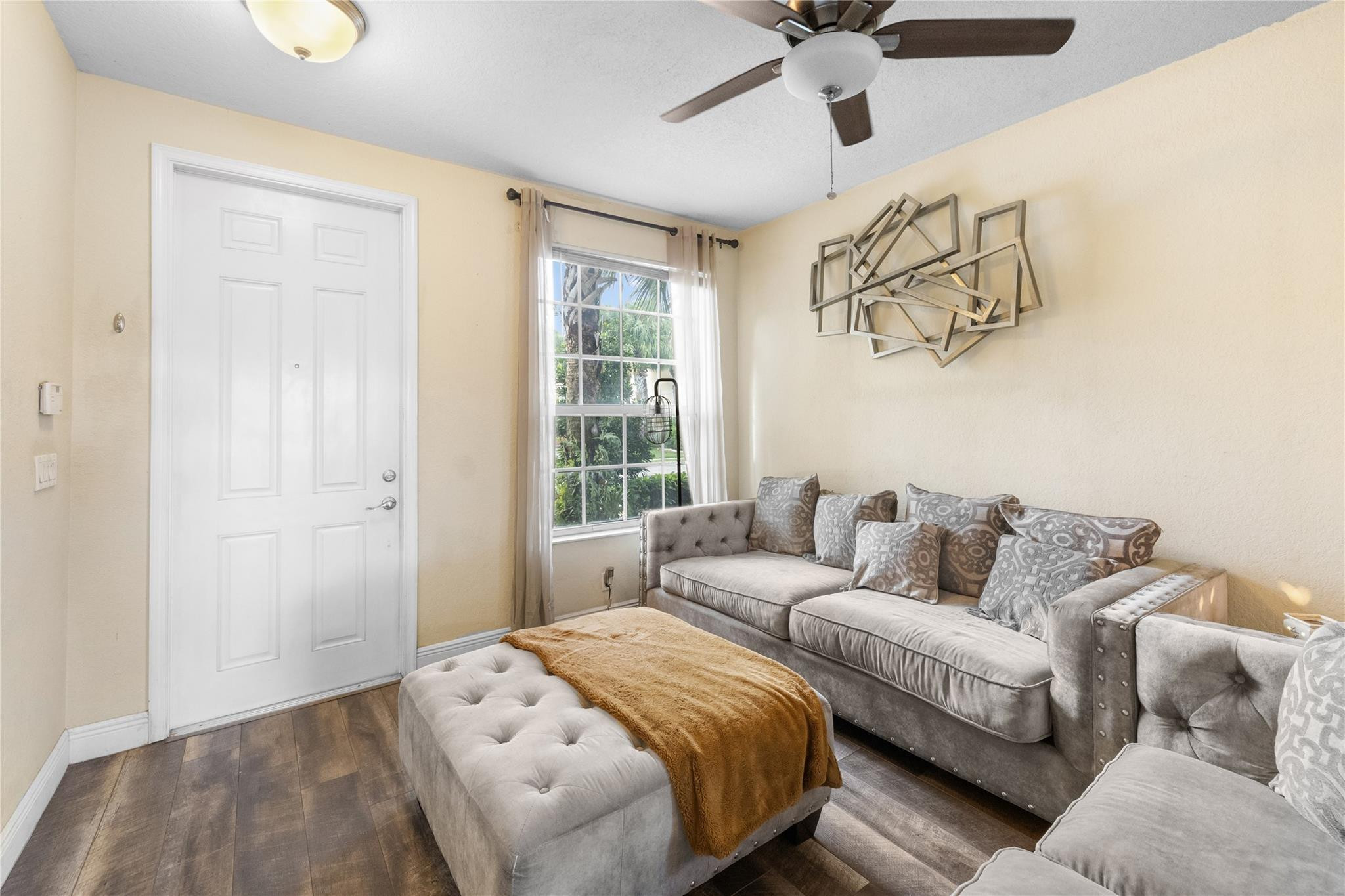 ISLES OF OAKLAND PARK - Residential