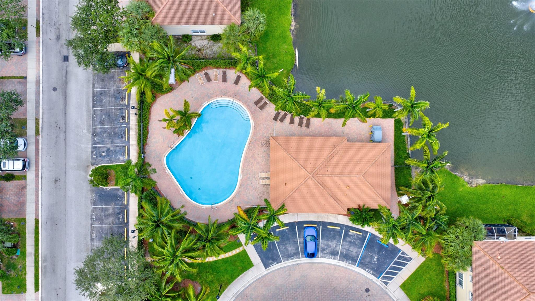ISLES OF OAKLAND PARK - Residential
