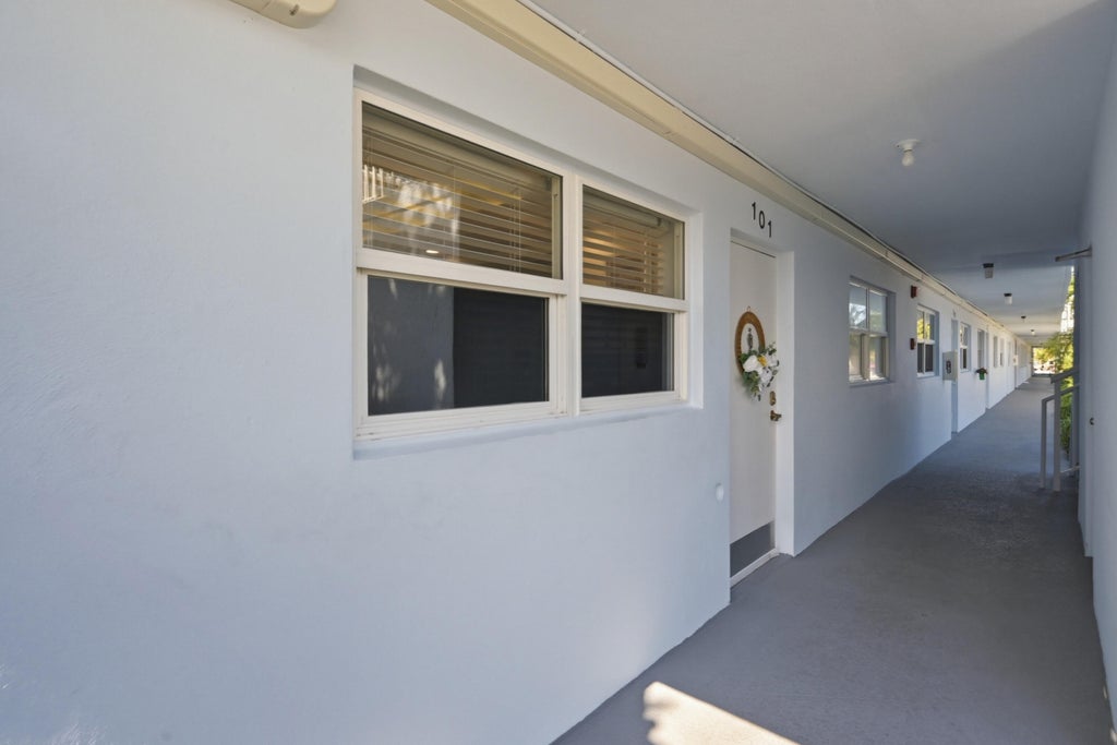 Photo of 2008 S Federal Highway #101, Boynton Beach, FL 33435 (MLS # B26031303)