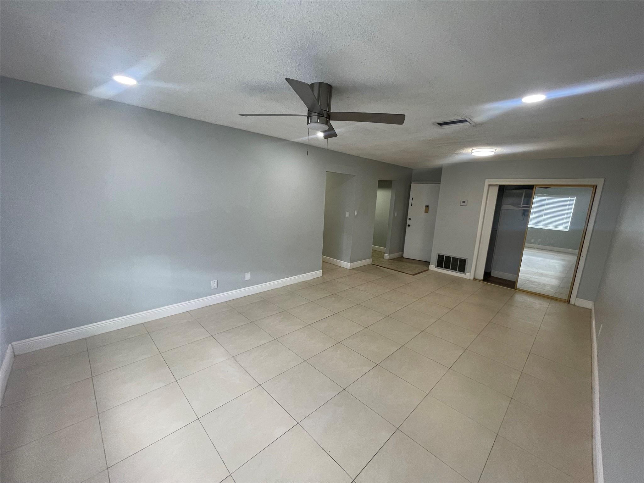 Lyons Park First Add 40-2 - Residential Lease