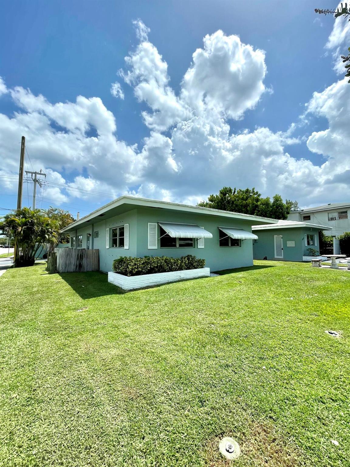 TOWN ACRES - Residential Lease