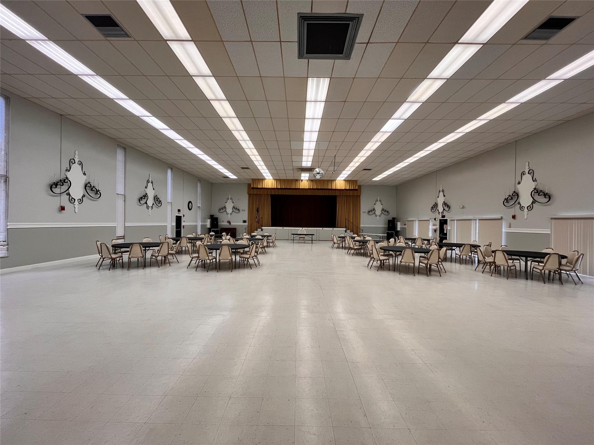 CASTLE APARTMENTS - Residential