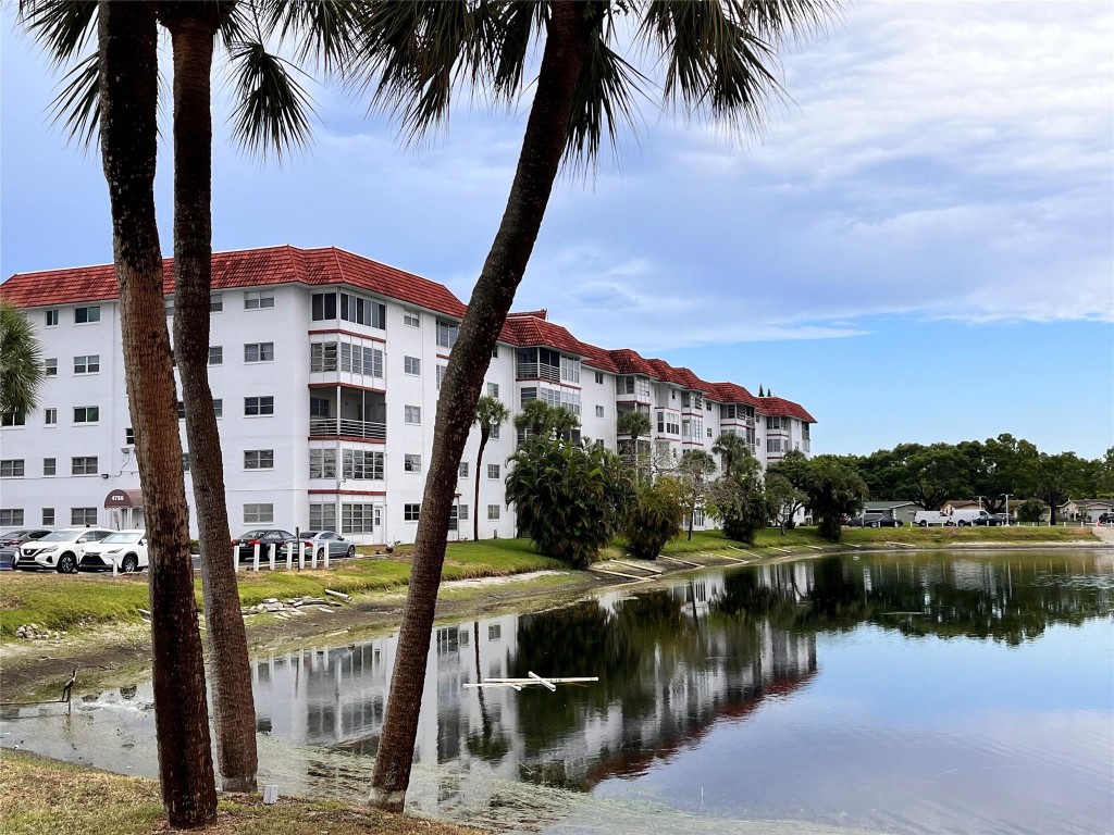 CASTLE APARTMENTS - Residential