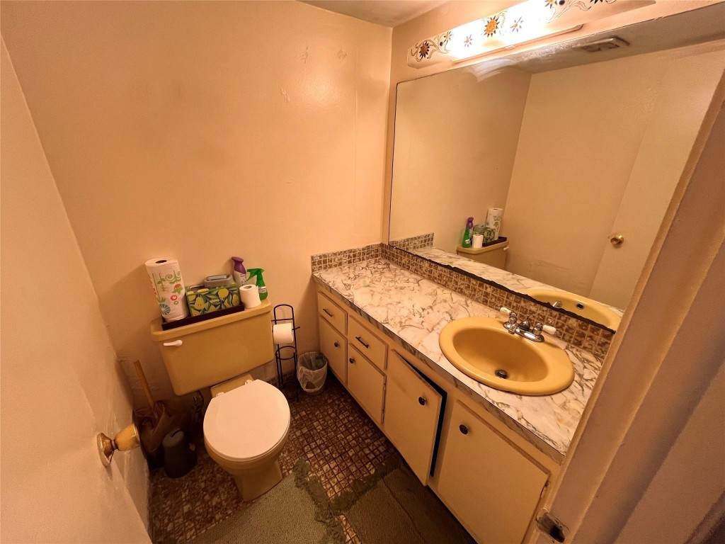 CASTLE APARTMENTS - Residential