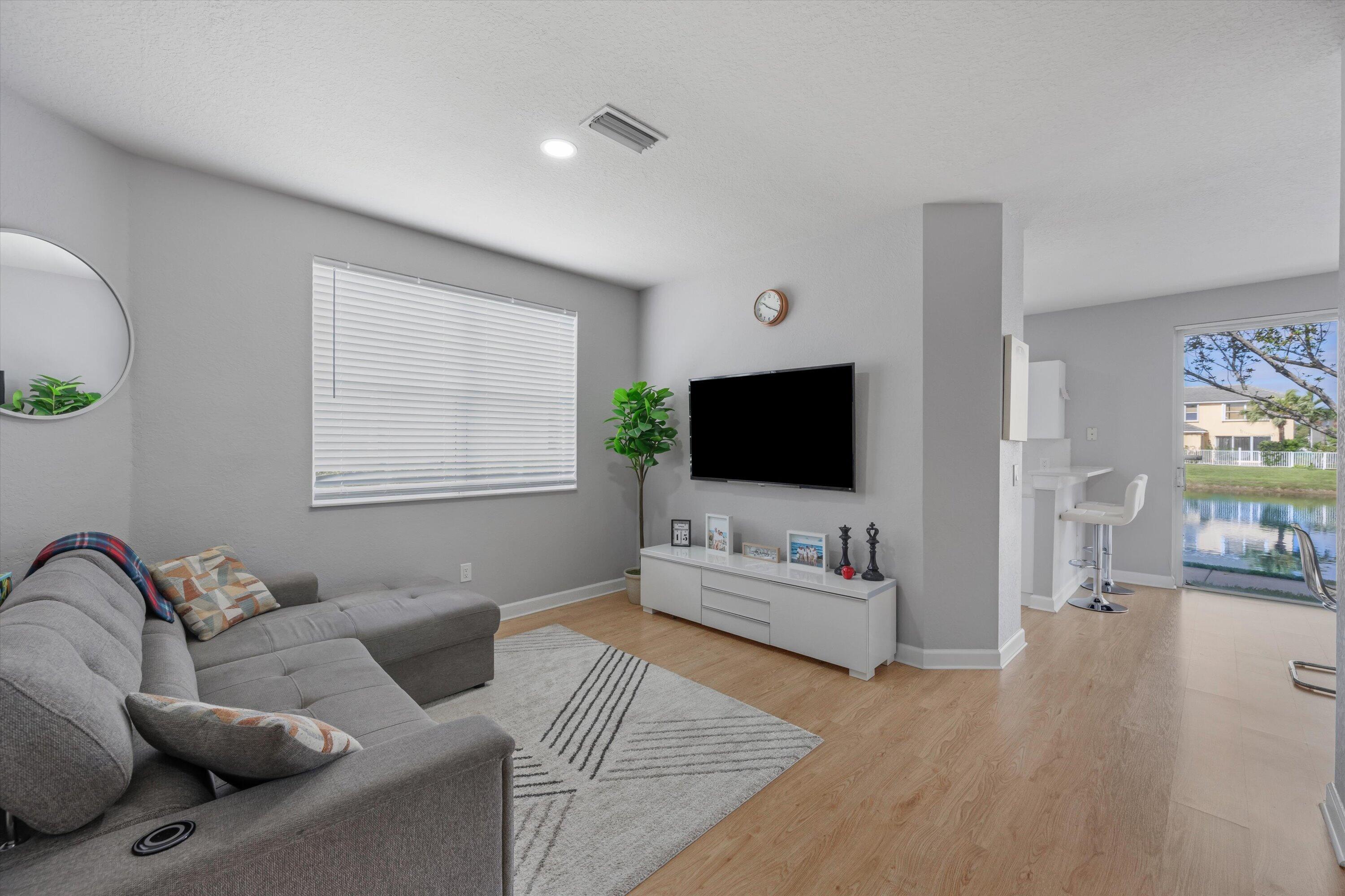 SHOMA VILLAS II AT ROYAL PALM CONDOIU - Residential