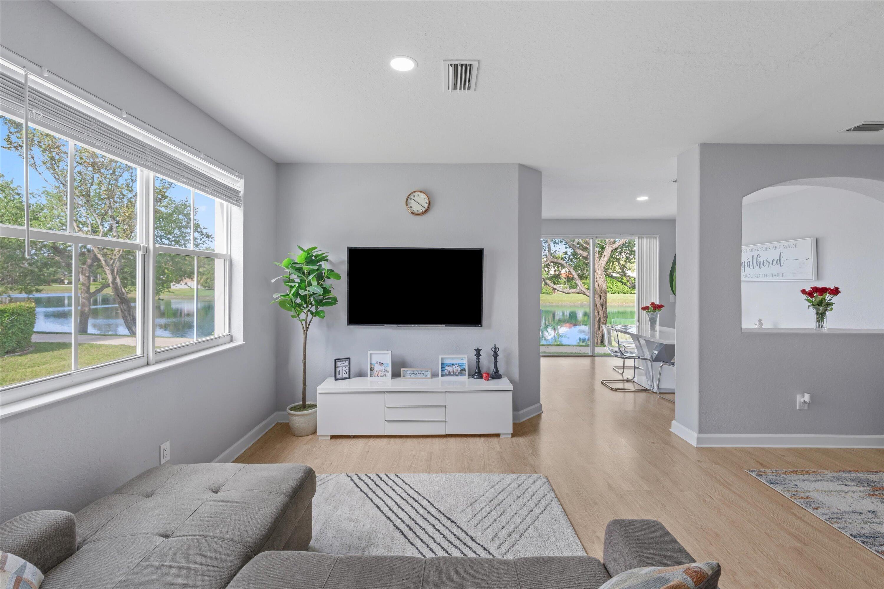 SHOMA VILLAS II AT ROYAL PALM CONDOIU - Residential