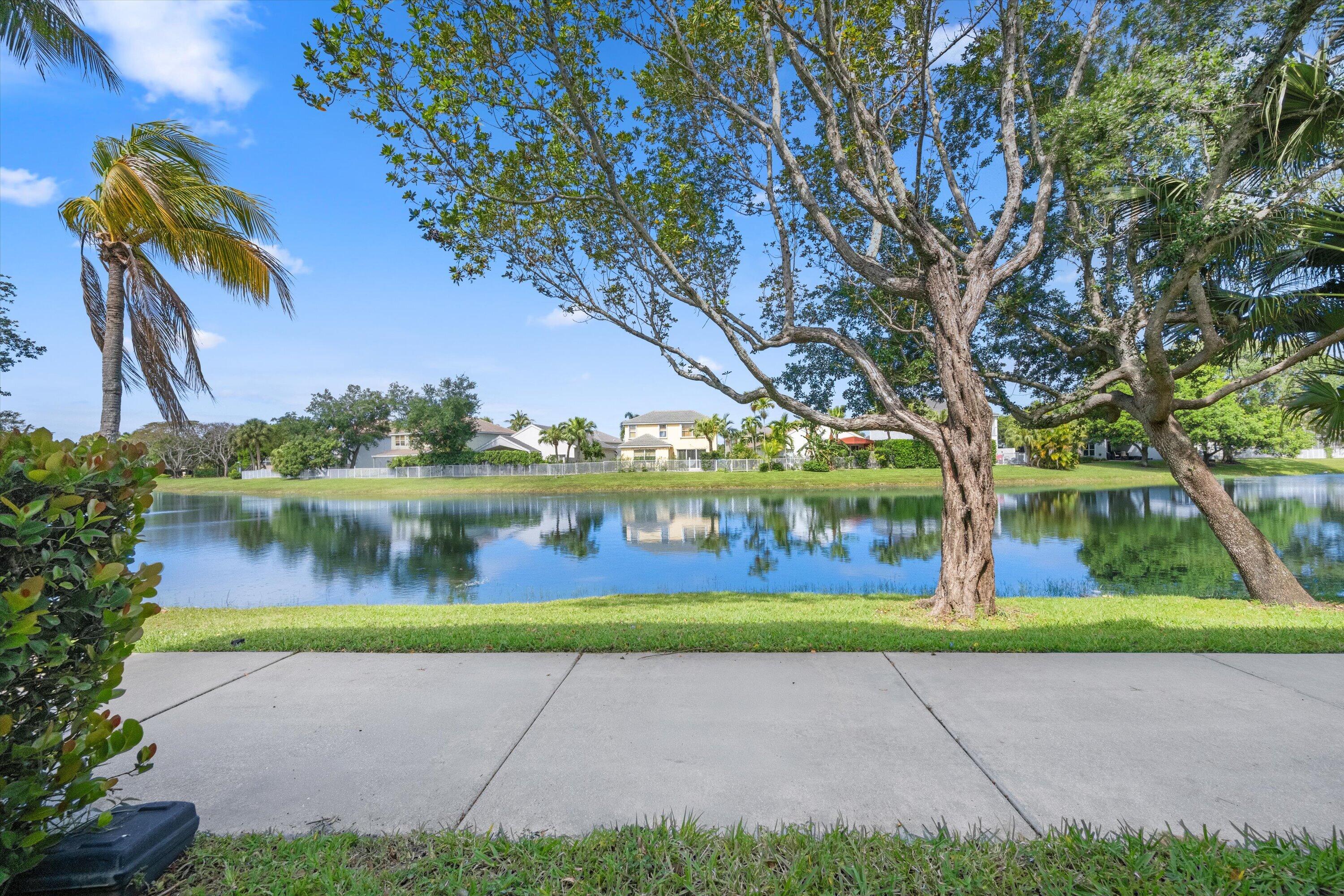 SHOMA VILLAS II AT ROYAL PALM CONDOIU - Residential