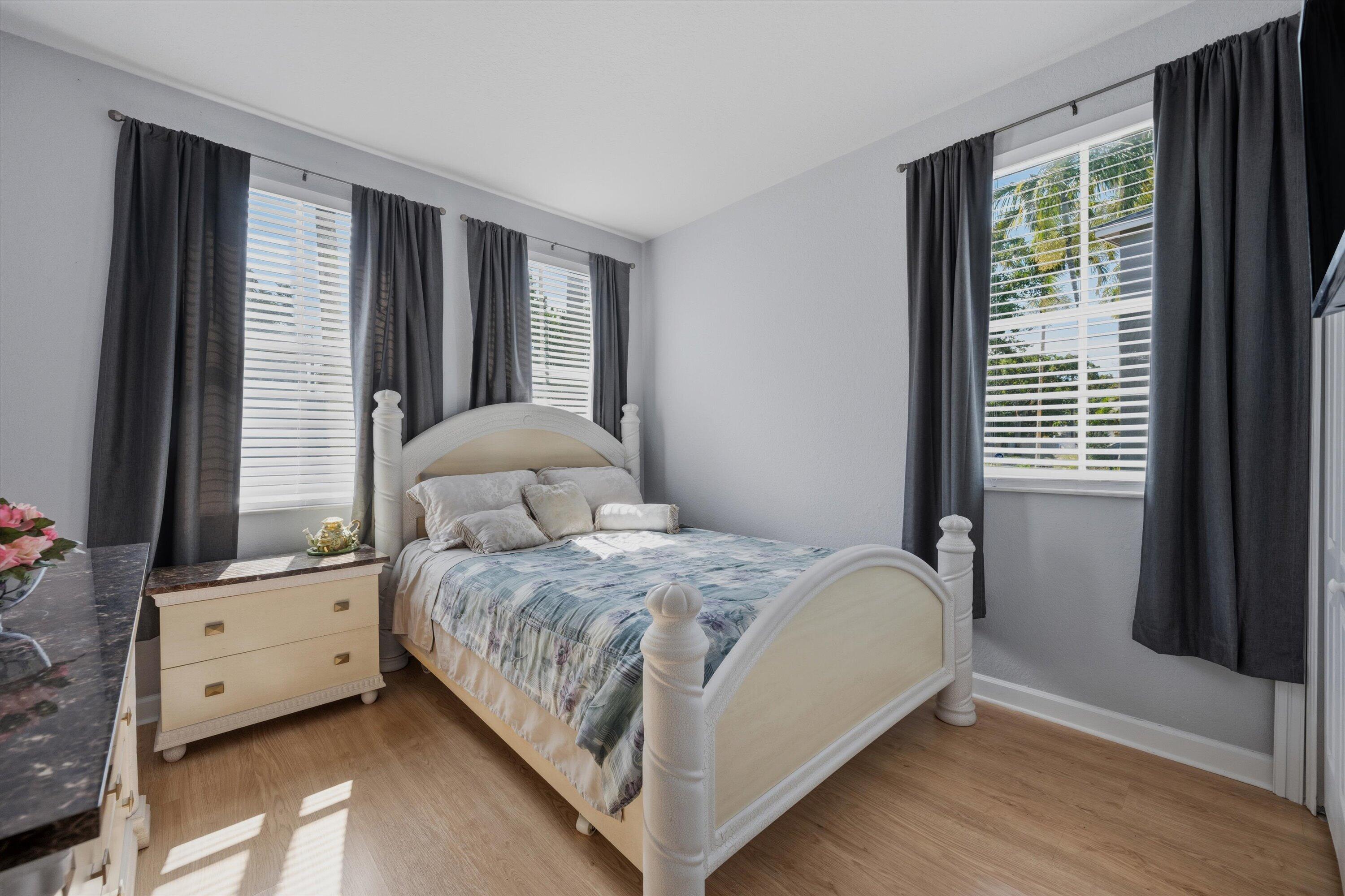 SHOMA VILLAS II AT ROYAL PALM CONDOIU - Residential