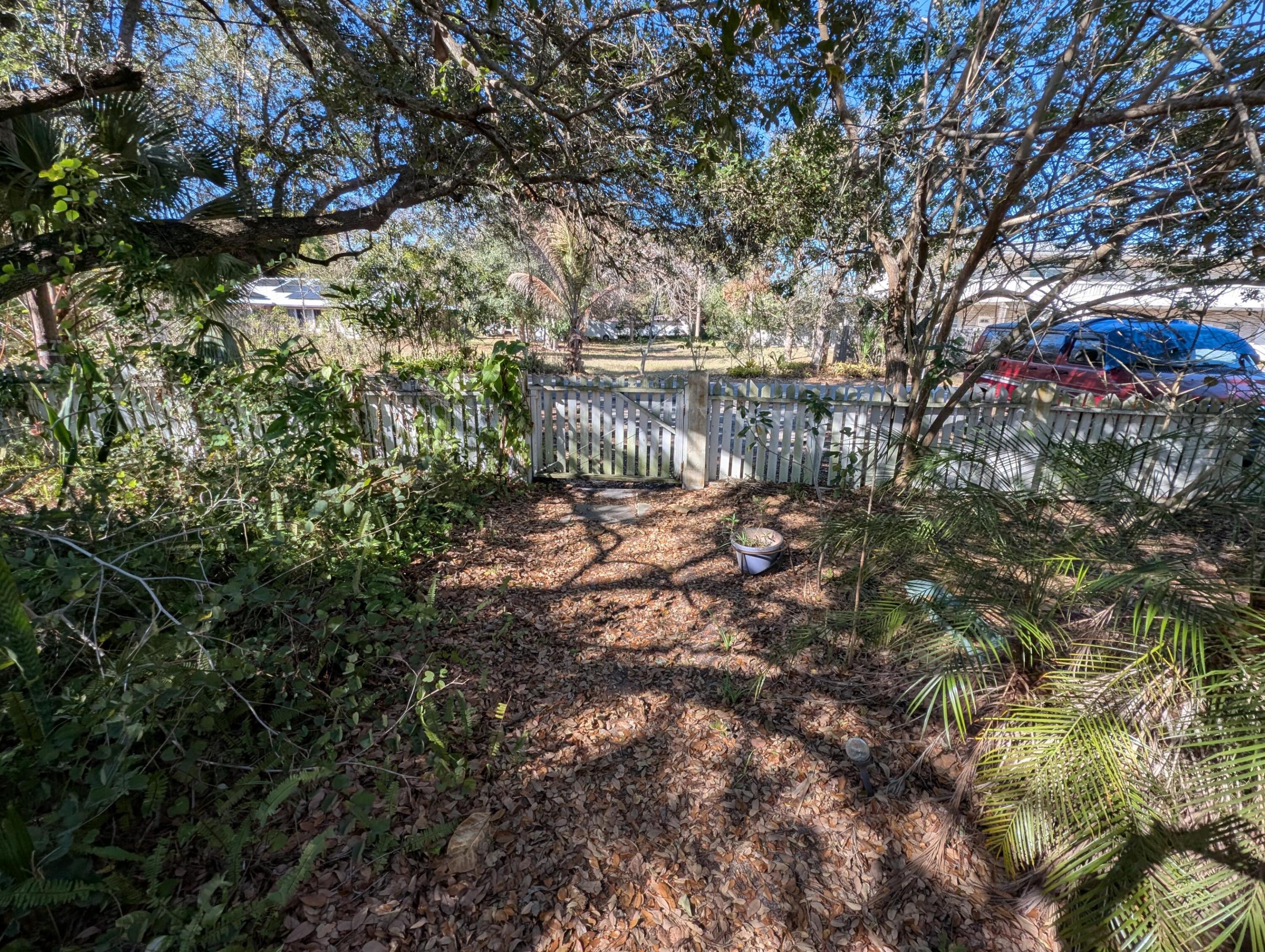 Halpatiokee Park - Land