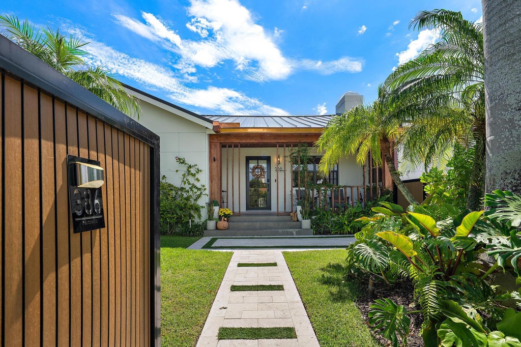 Photo of 386 Palmetto Street, West Palm Beach, FL 33405 (MLS # B26086083)