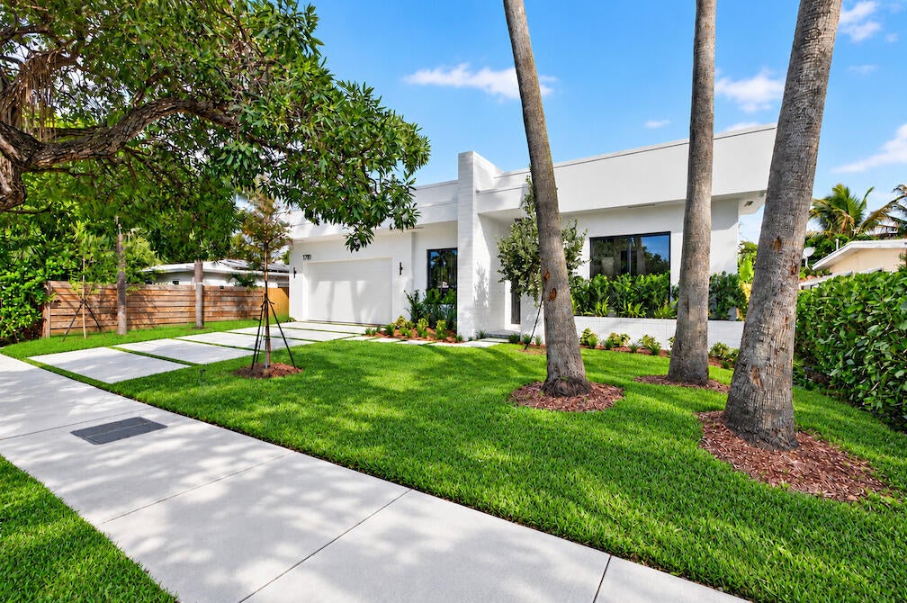 Photo of 1781 NE 18TH Street, Fort Lauderdale, FL 33305 (MLS # B26089694)