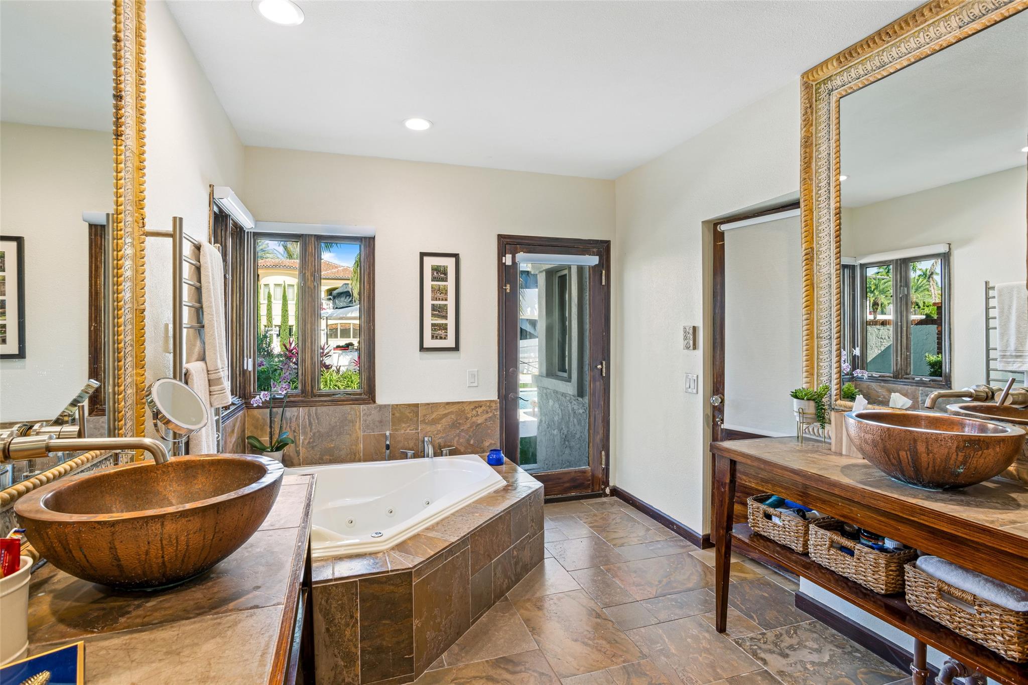 CORAL ISLES - Residential