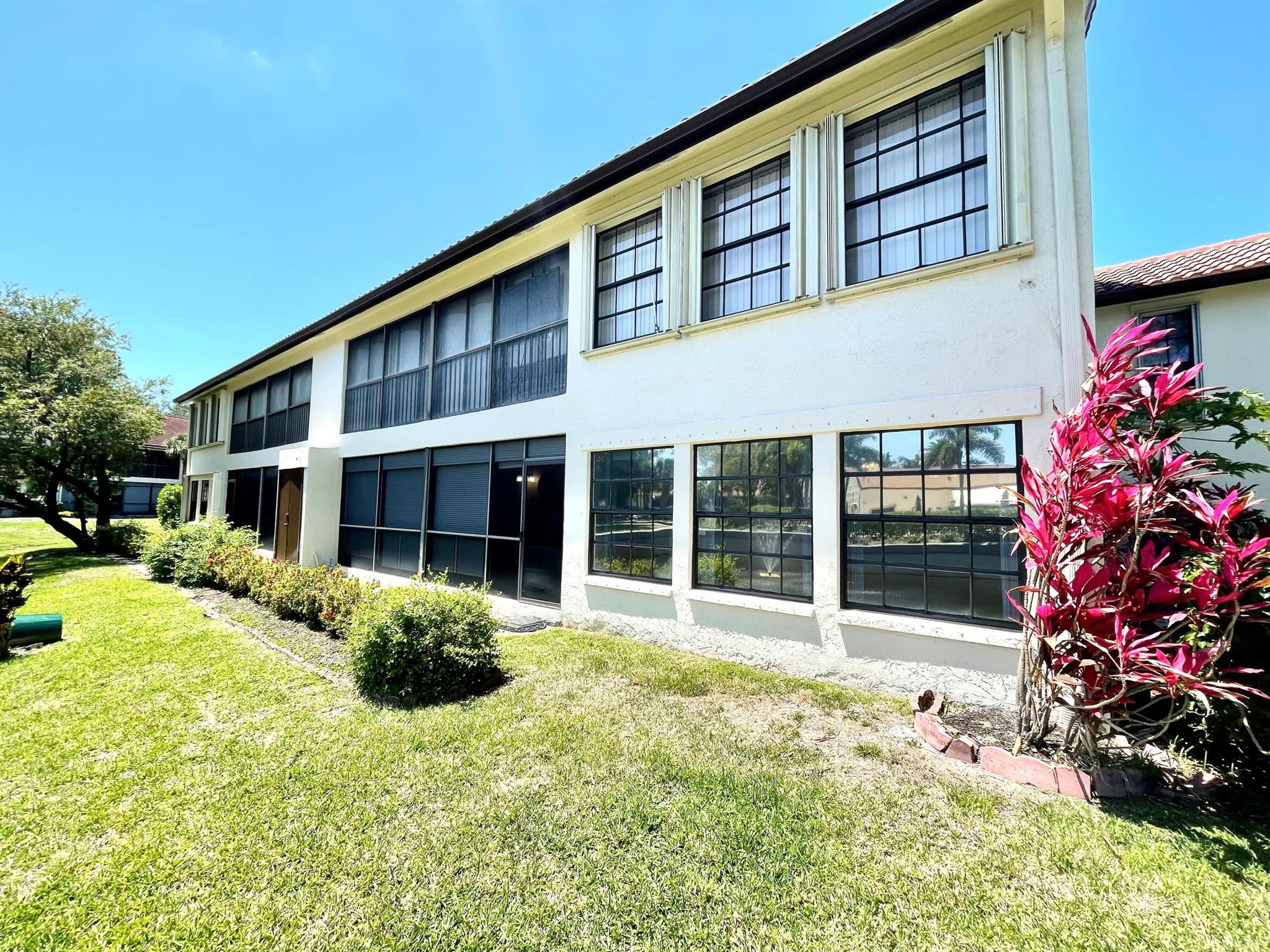 3089 Lucerne Park Drive Drive
