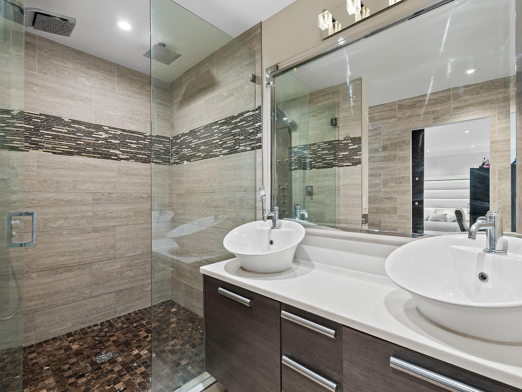 Cresthaven 11 53-41 B - Residential