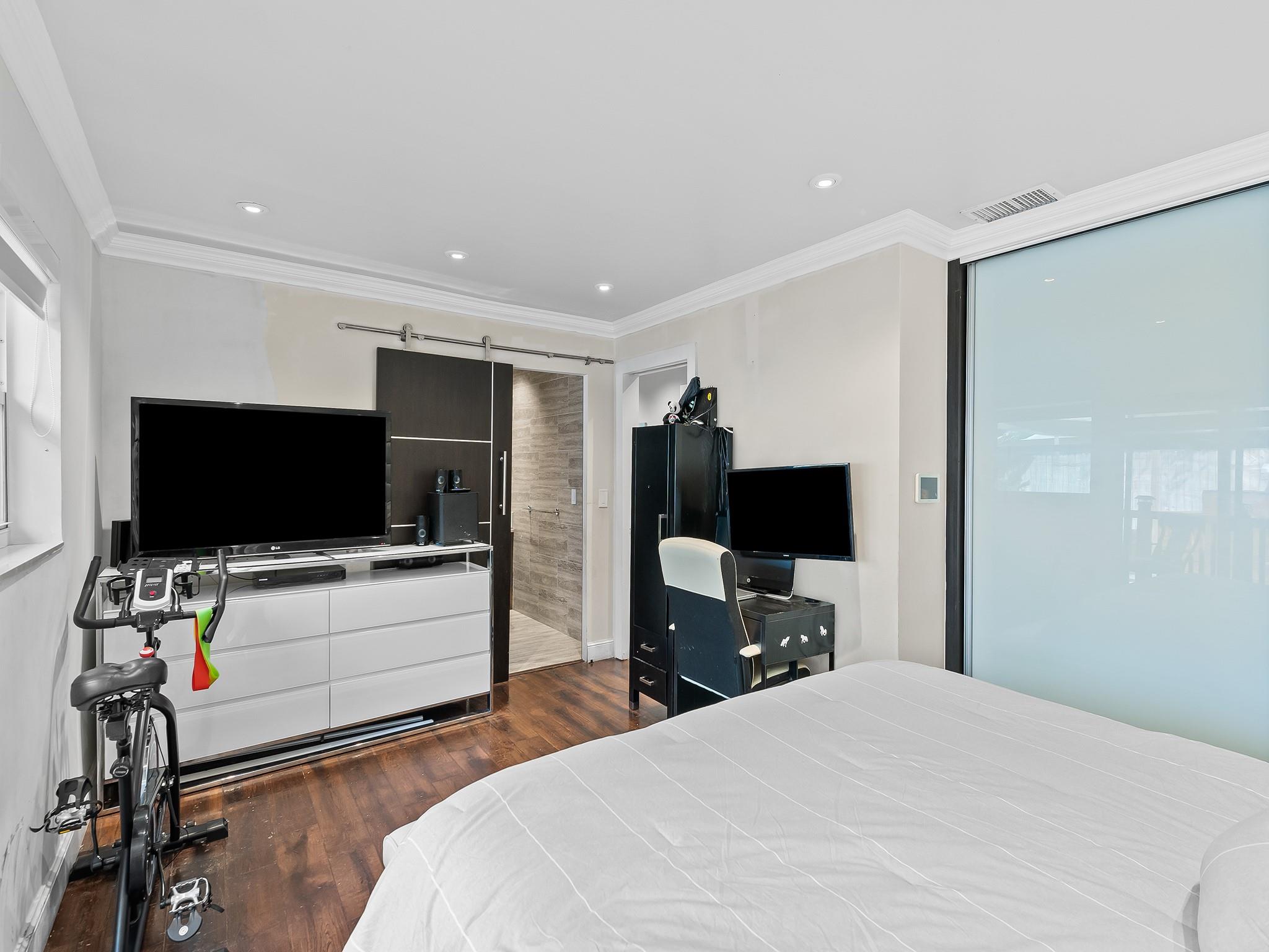 Cresthaven 11 53-41 B - Residential