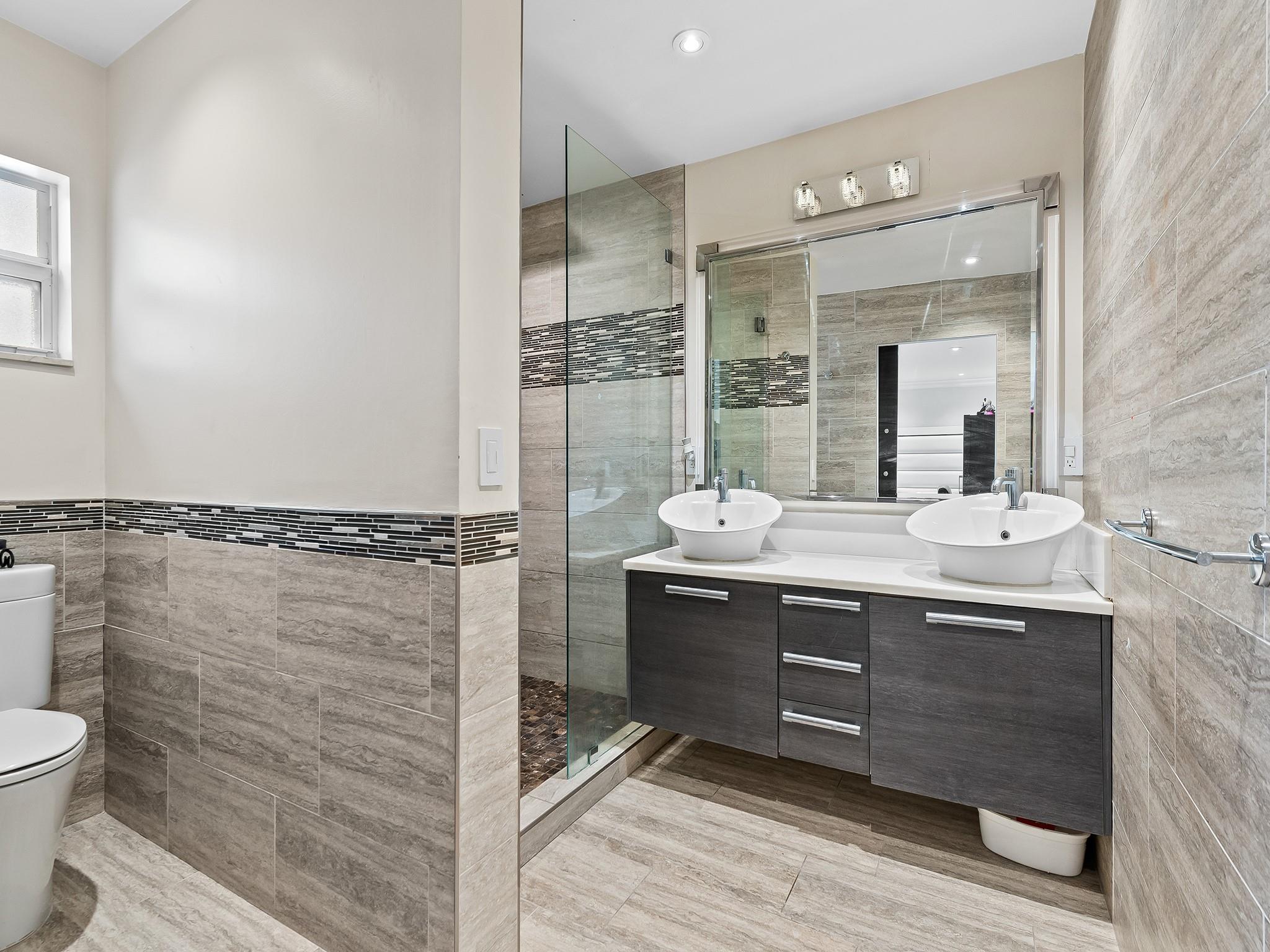 Cresthaven 11 53-41 B - Residential