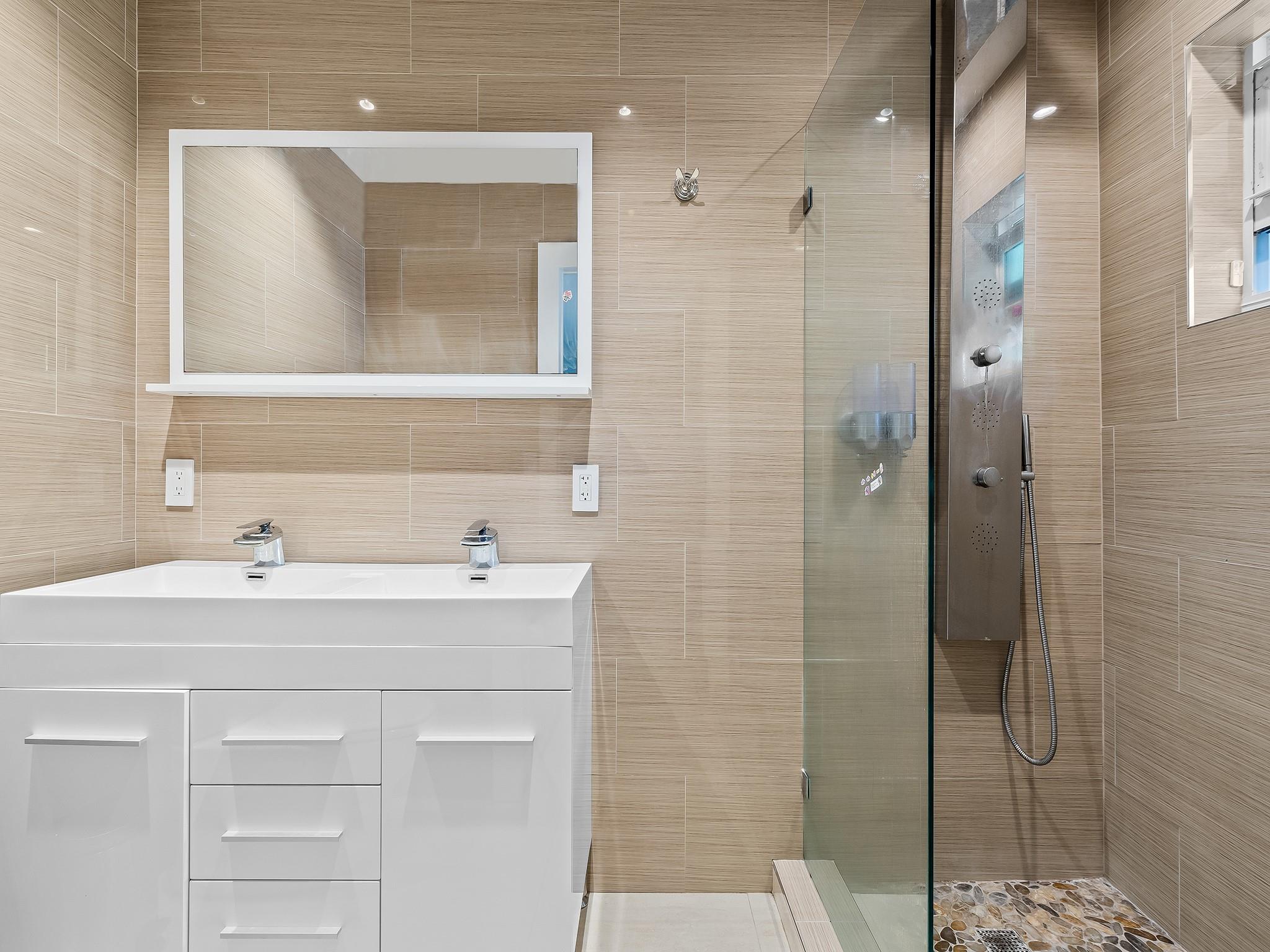 Cresthaven 11 53-41 B - Residential