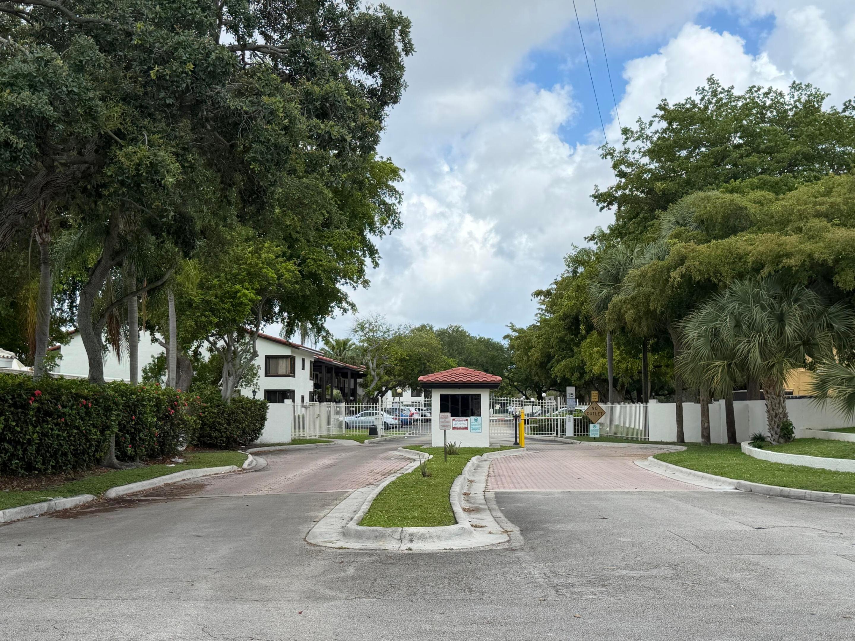 MIRA LAGO CONDO - Residential