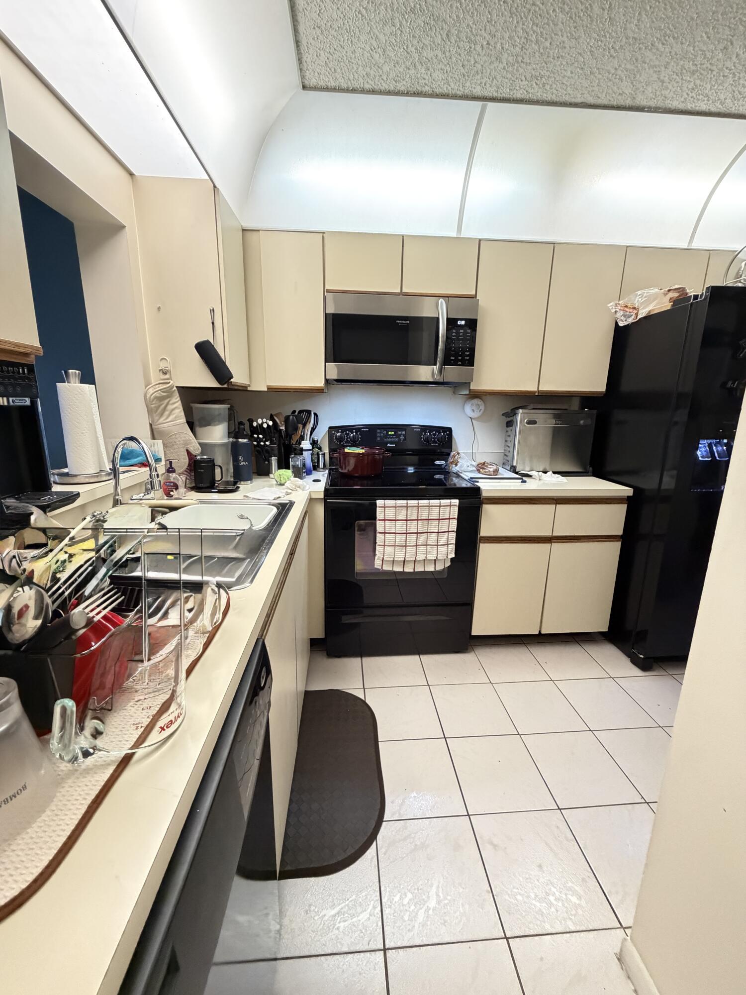 MIRA LAGO CONDO - Residential