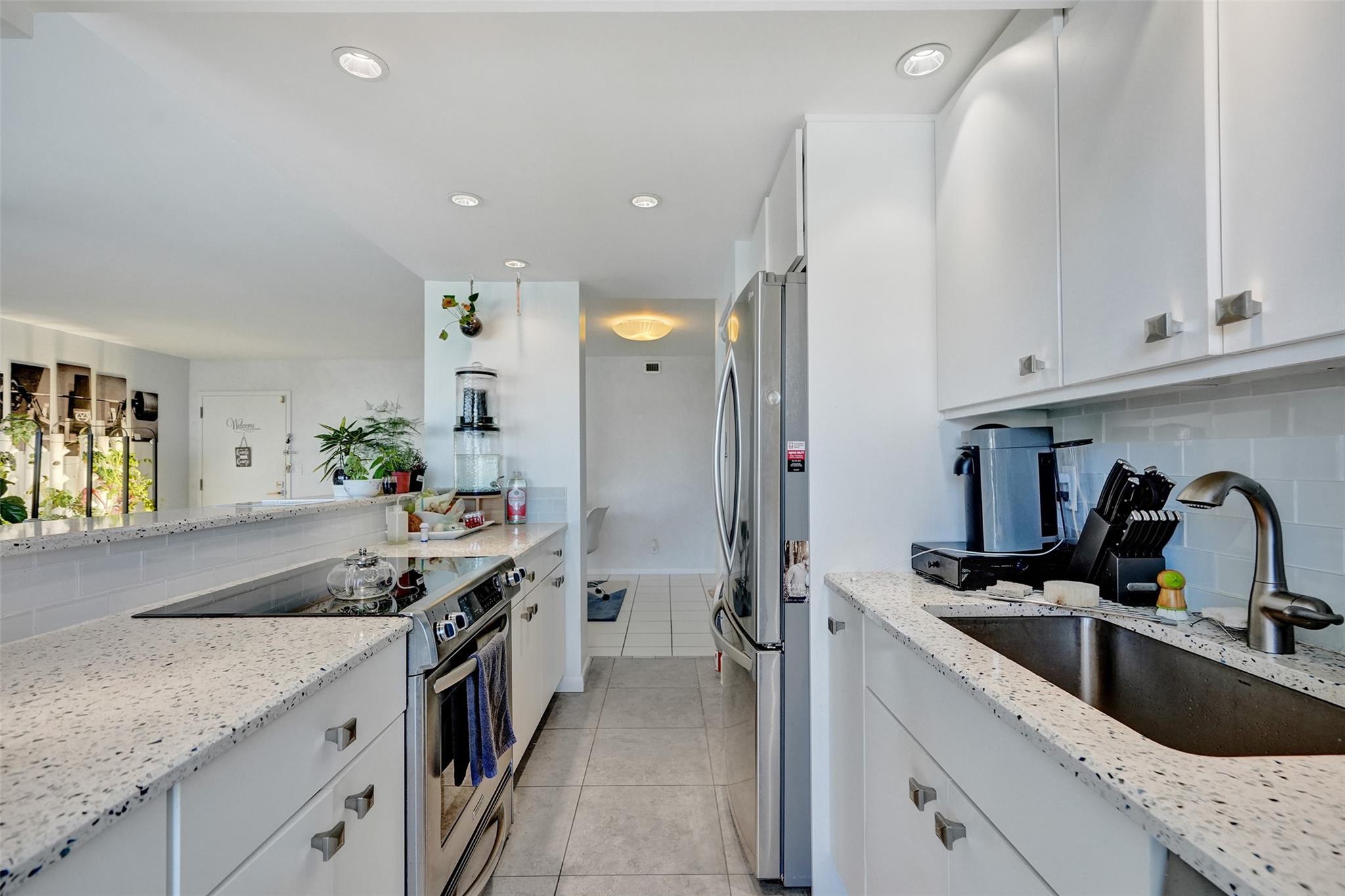 2841 N Ocean Blvd 1009