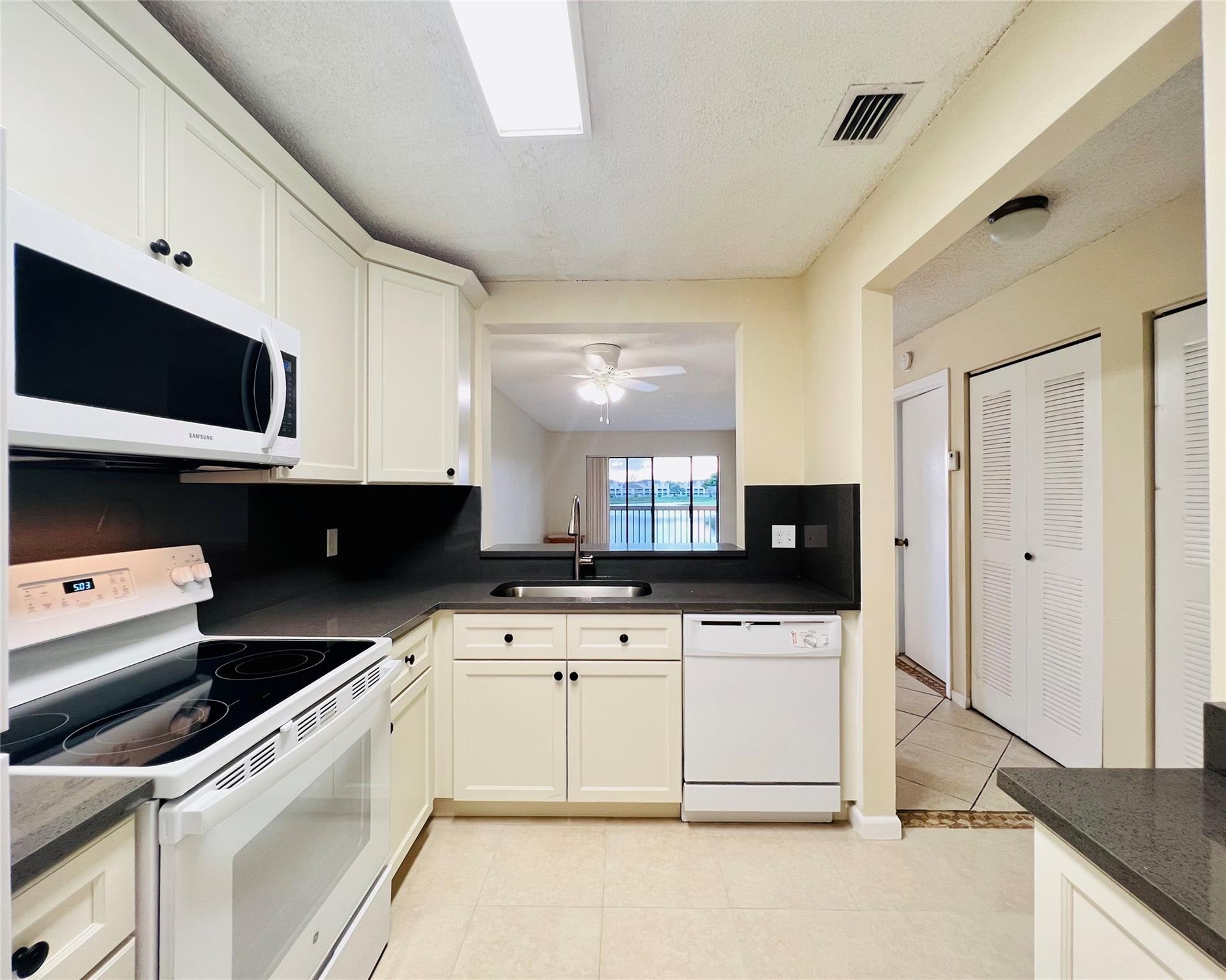 FULLY REMODLED 1/1 APRTMENT WITH BEAUTUFUL LAKEVIEW, BRAND NEW APPLIANCES, TILED THRU-OUT, WASHER AND DRYER INSIDE, LARGE BALCONY WITH STORAGE ROOM OVERLOOKING GORGEOUS LAKE. QUIET AND GATED COMMUNITY WITH GYM, SWIMMING POOL AND CLUB HOUSE. 650+ CREDIT SCORE, 3 MONTHS MOVE-IN.