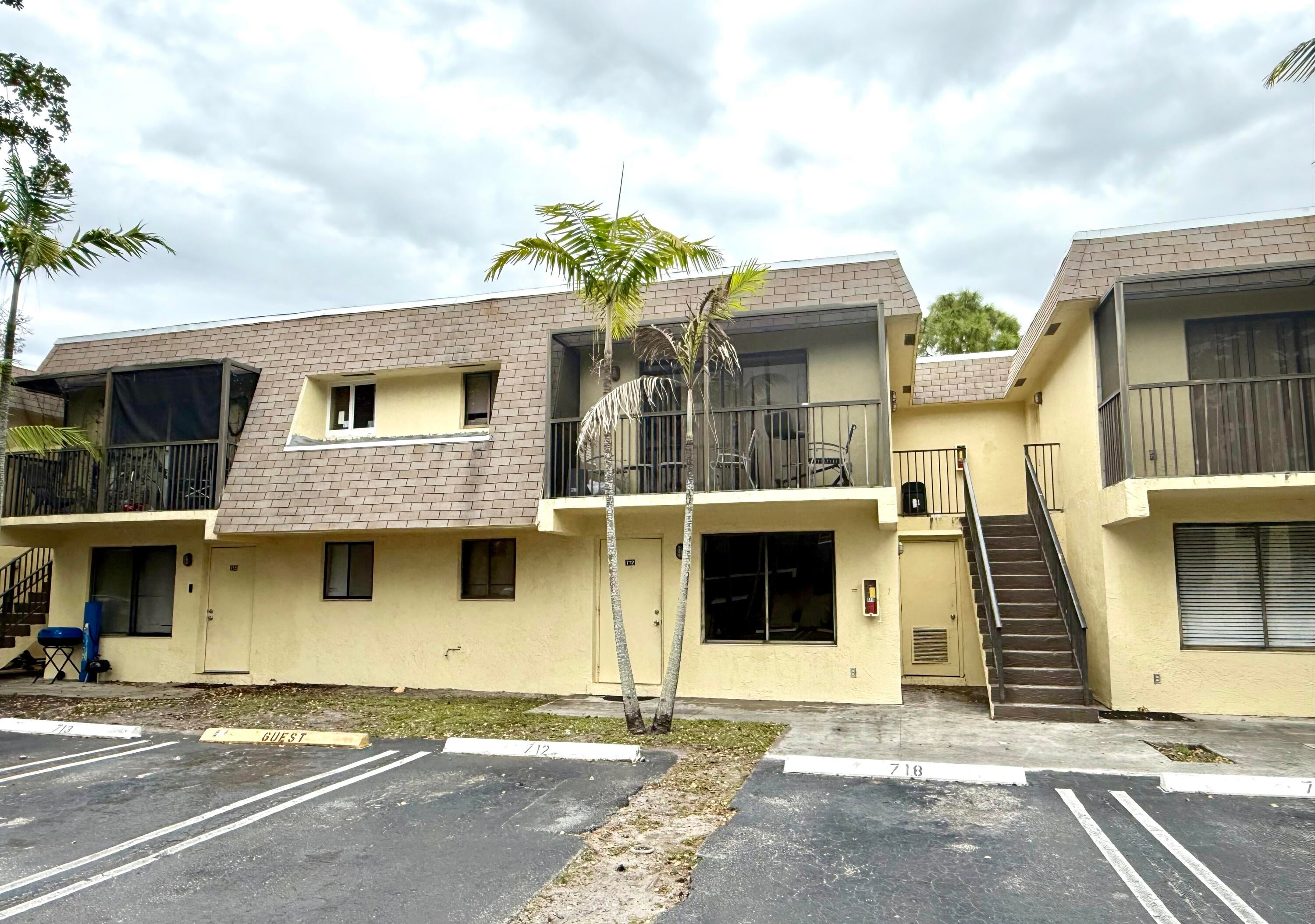1045 S Flagler Avenue