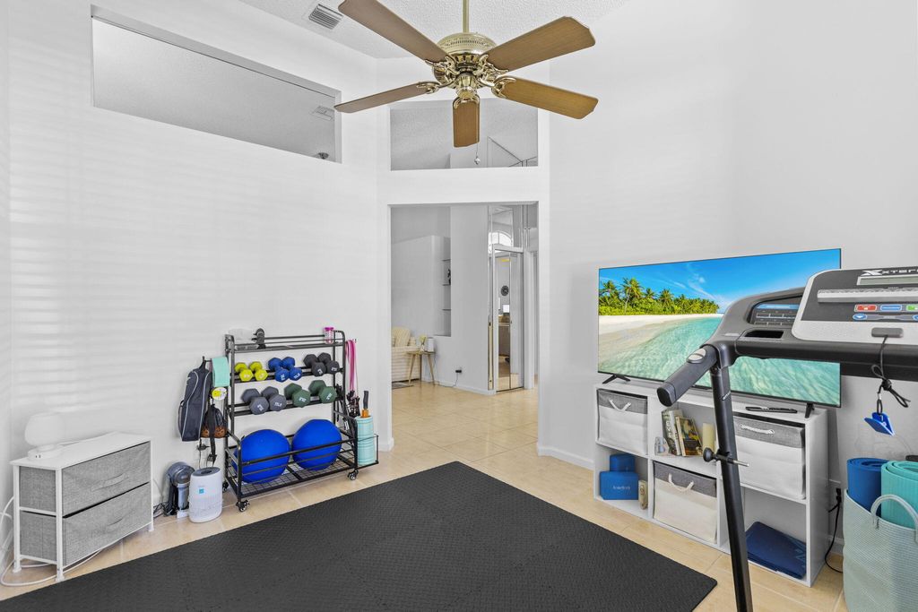 Photo of 150 Bent Tree Drive, Palm Beach Gardens, FL 33418 (MLS # B26018633)