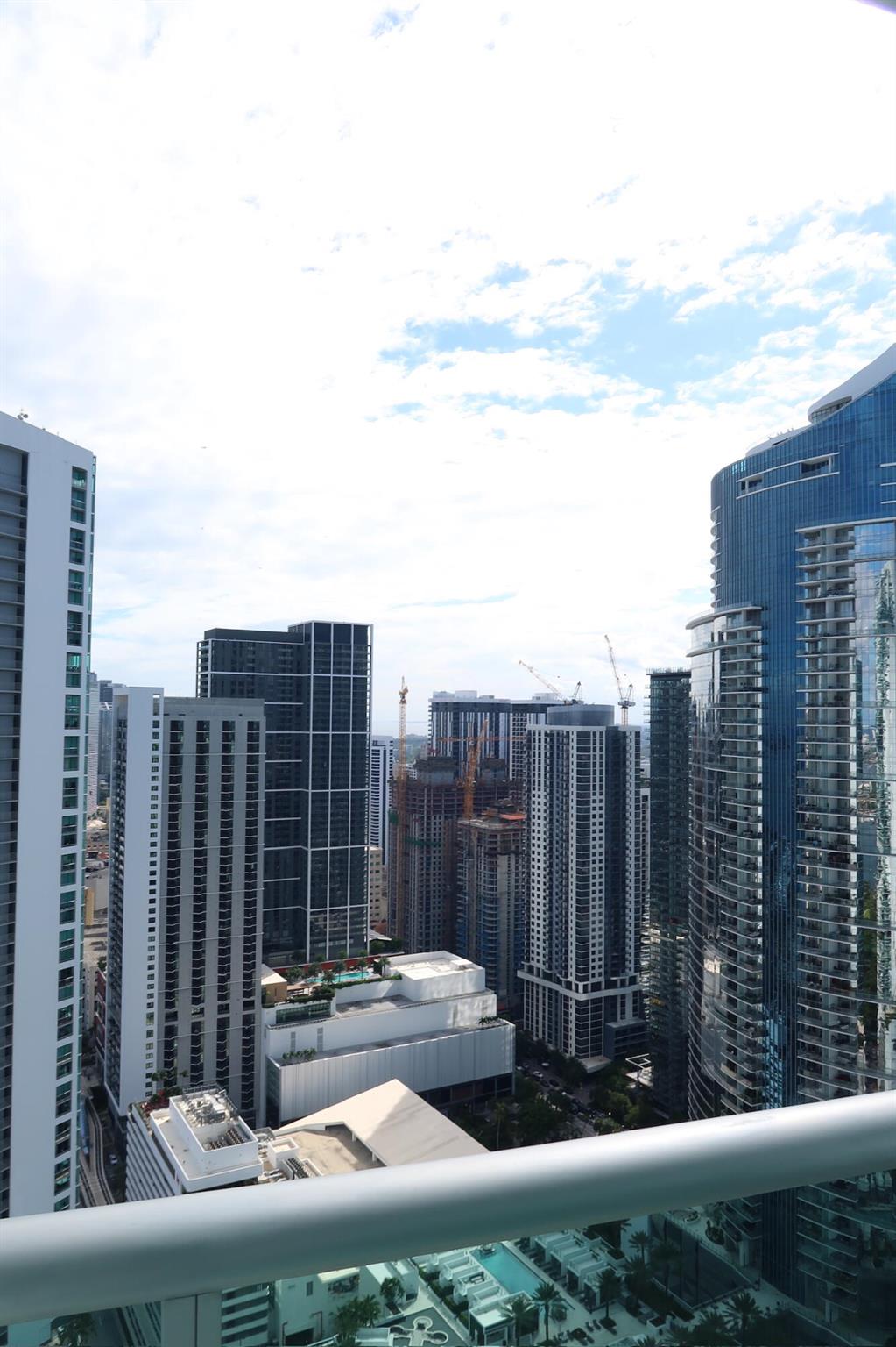 900 BISCAYNE BAY CONDO - Residential Lease