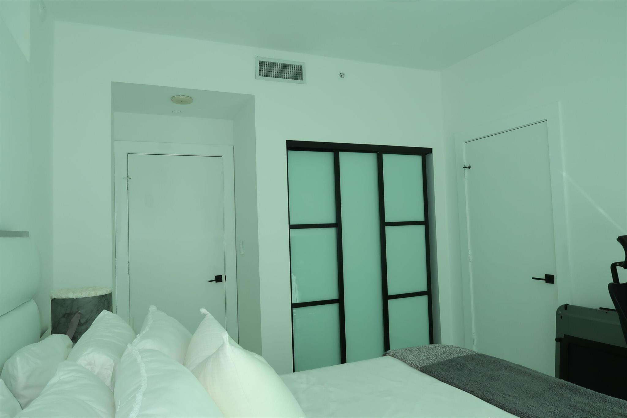 900 BISCAYNE BAY CONDO - Residential Lease