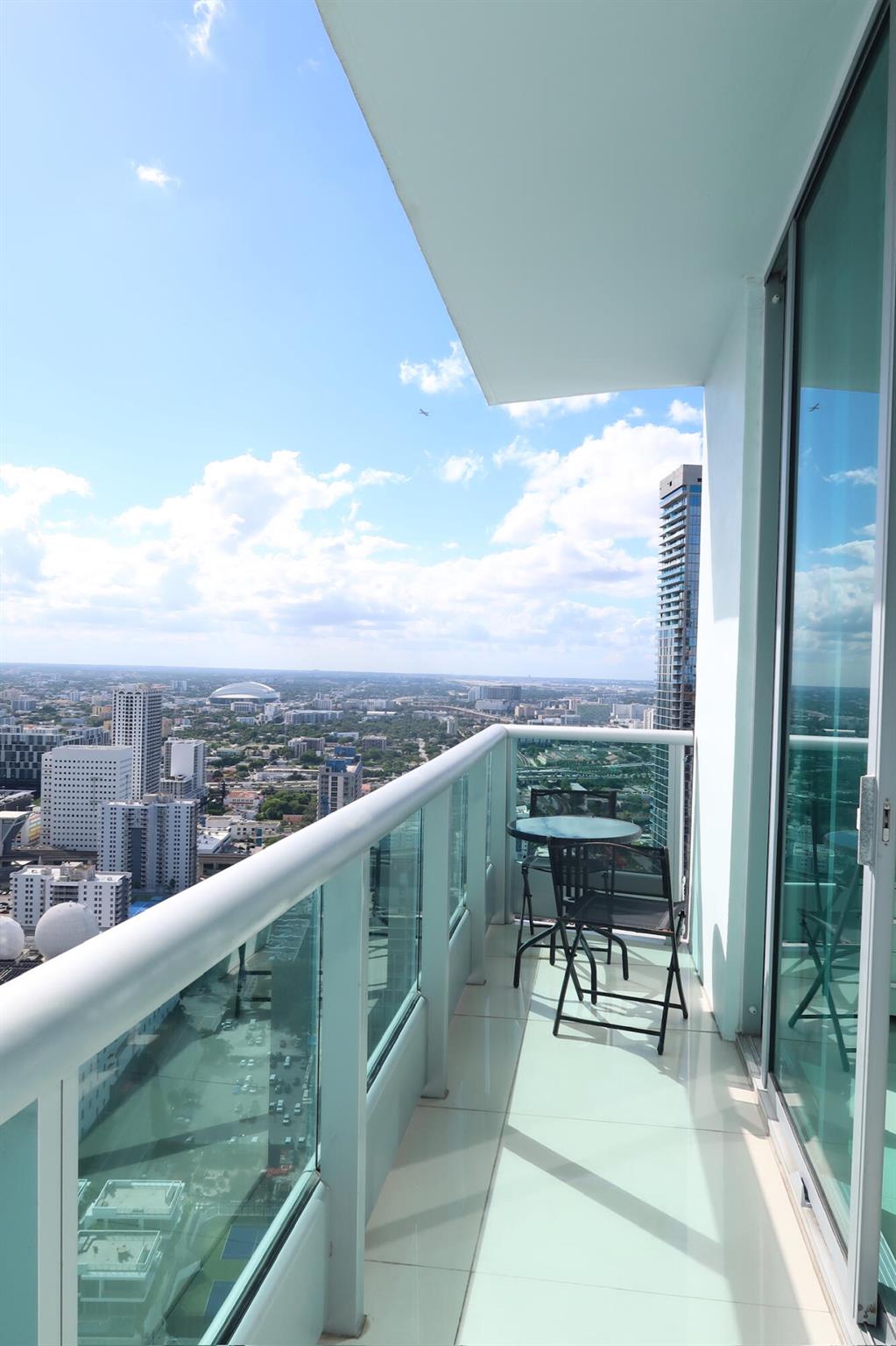 900 BISCAYNE BAY CONDO - Residential Lease