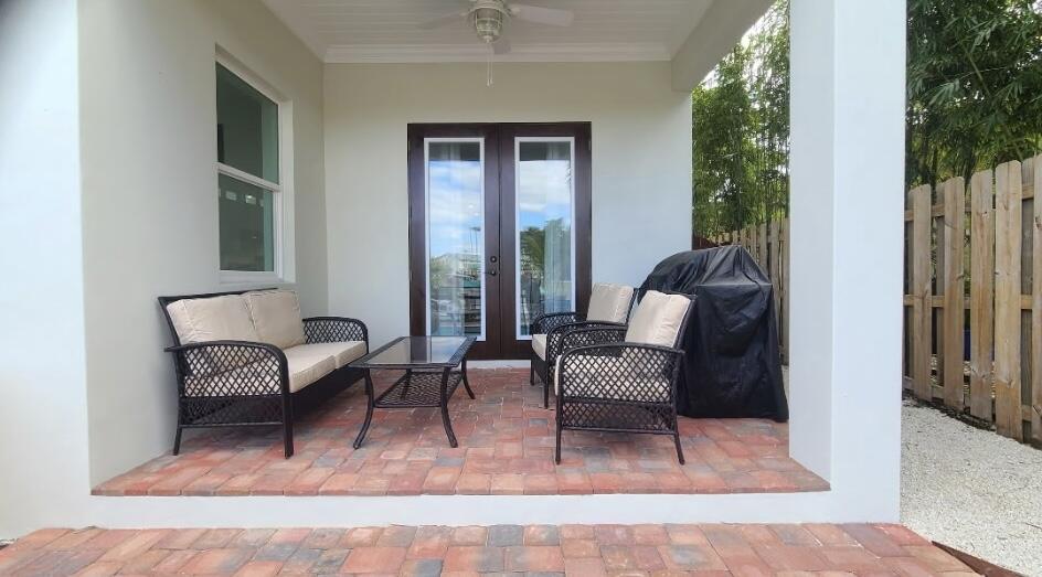 MANATEE BAY - Residential