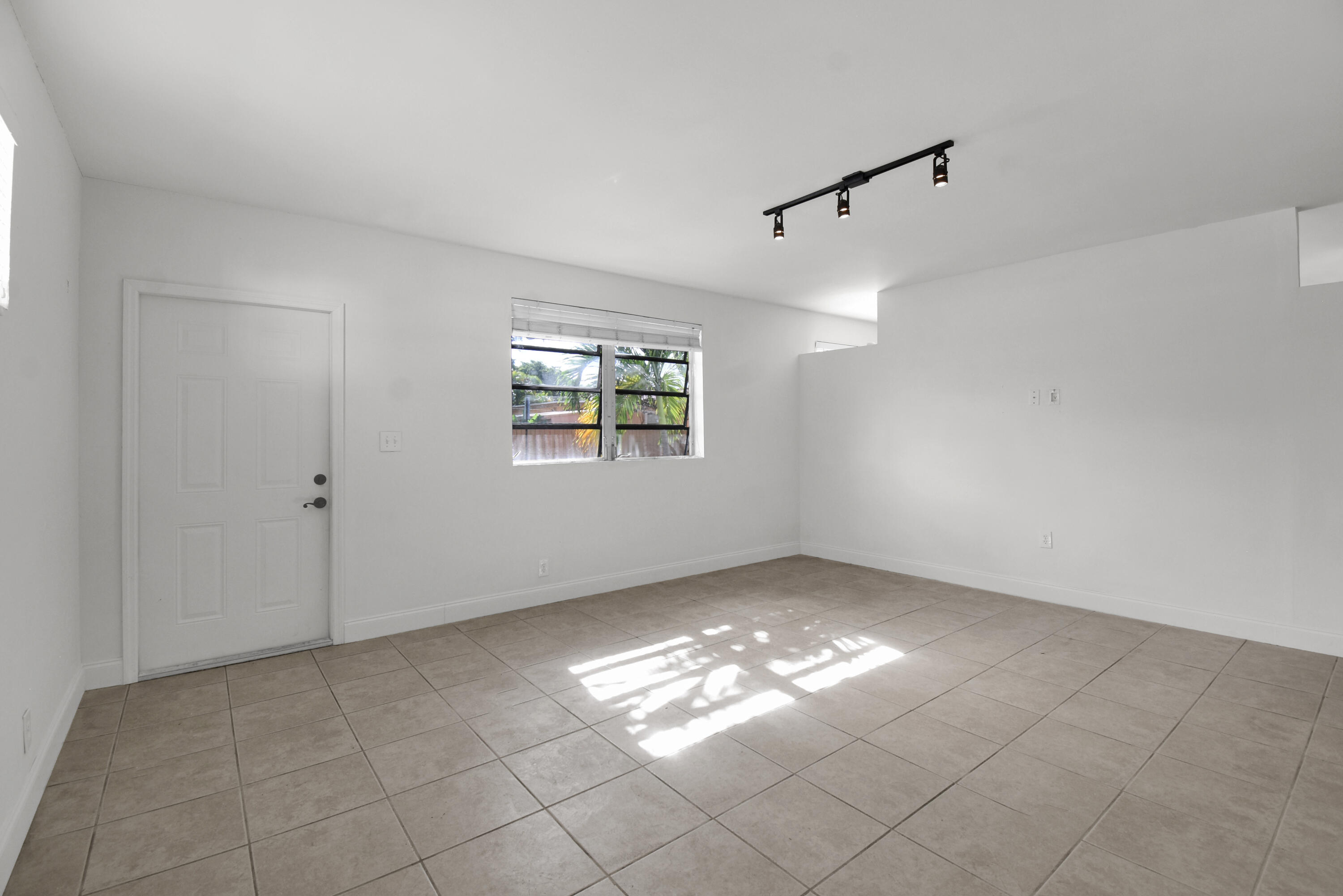 1116 S 17th Avenue
