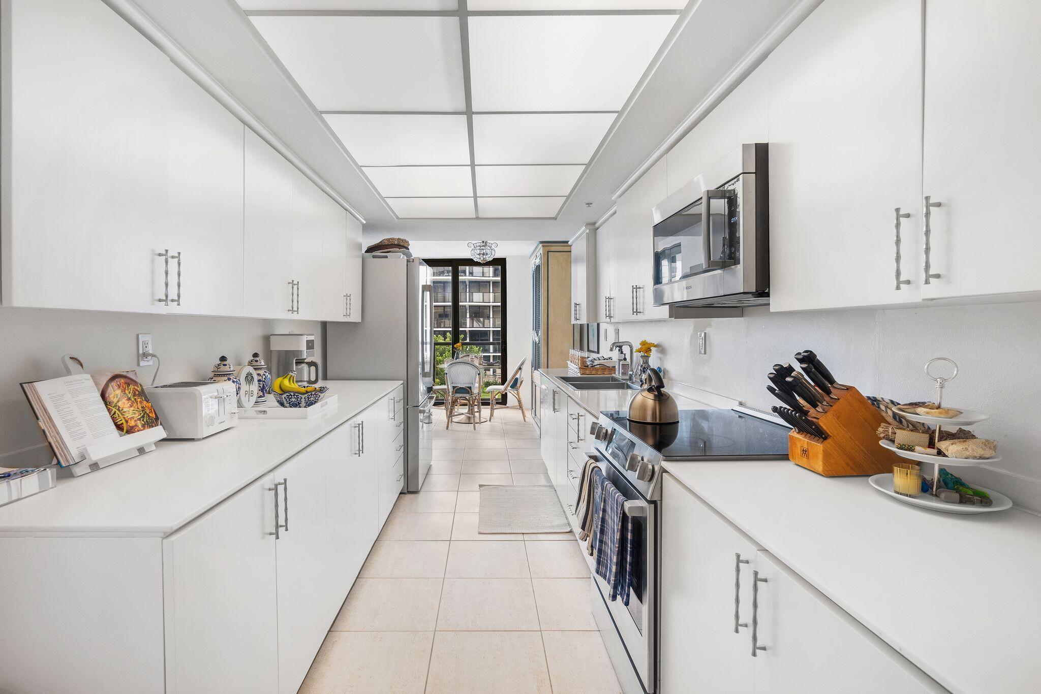 HALCYON OF PALM BEACH - Residential
