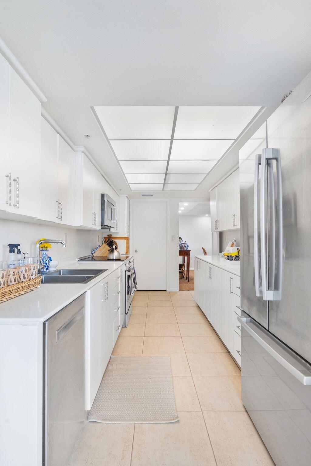 HALCYON OF PALM BEACH - Residential