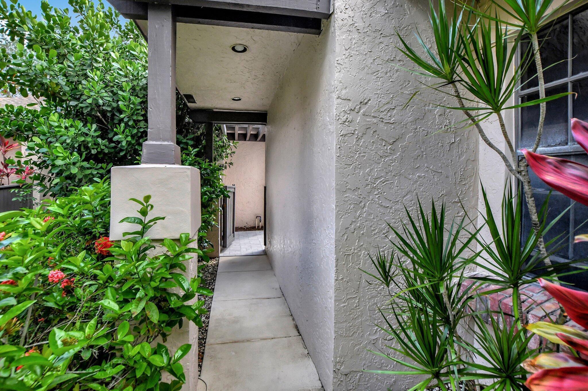VILLAS OF BOCA DELRAY CONDO - Residential