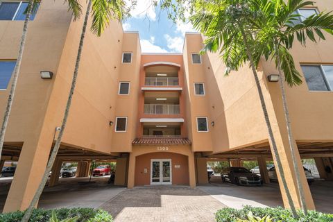 1300 NE 109th St Street 207 Miami FL 33161