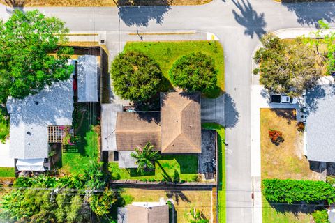 Tiny photo for 4558 Bonanza Road, Lake Worth, FL 33467 (MLS # B26000024)