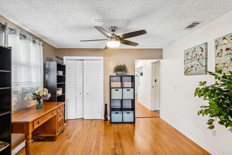 Tiny photo for 4558 Bonanza Road, Lake Worth, FL 33467 (MLS # B26000024)