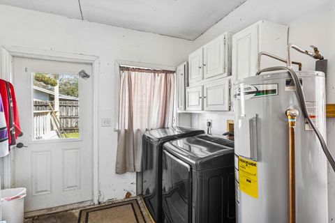 Tiny photo for 4558 Bonanza Road, Lake Worth, FL 33467 (MLS # B26000024)