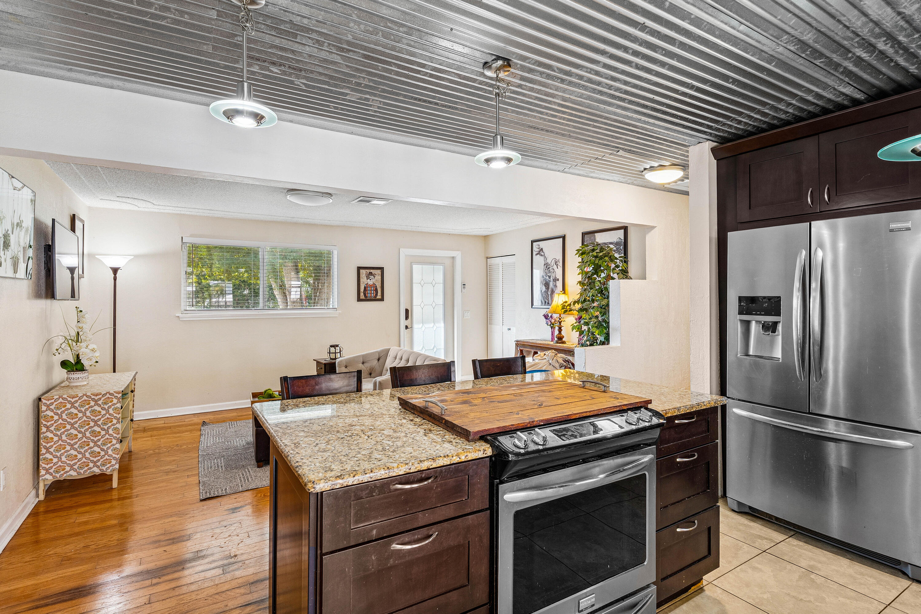 TROPICAL COUNTRY ESTATES - Residential